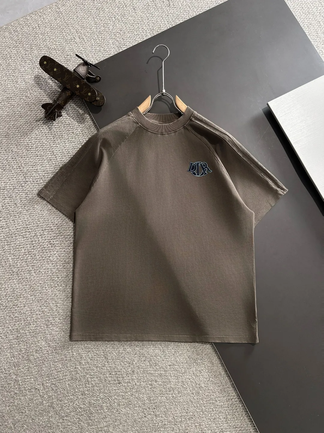 🅿️500 next day shipping DIOR/Dior high-end customization 2025 spring and summer new elastic band casual heavy industry washed suit, batik tripe sweat-absorbent and breathable, counter-customized fabric with high breathability and comfort, impeccable details, brand element design concept, reflecting high quality. It feels delicate and soft! It presents a casual cut and the upper body shape is great! Trading company channels are rare and available on the official website simultaneously! From a high-end men's positioning brand, high-end, low-key luxury taste, people can't refuse! Exquisite workmanship and impeccable quality! The overall style is simple, fashionable and timeless, fully meeting the requirements of stylish and tasteful dressing! Size: S-XXL