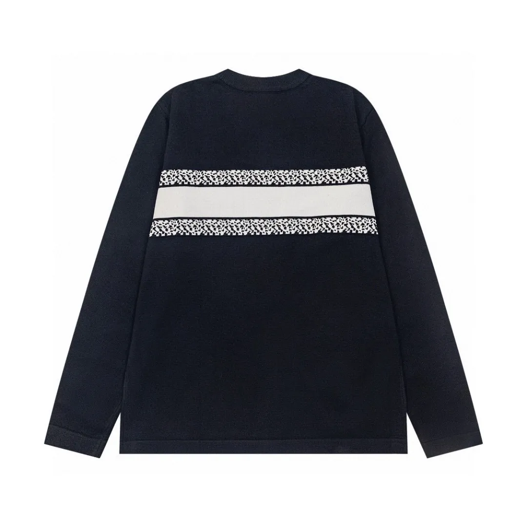 🅿️250 DIOR Classic Jacquard Knitted Sweater Casual Tops for Couples 1️⃣Dior classic series, exquisite craftsmanship, silky and super breathable fabrics, high-end and supple hand feel, spun knitted elastic fabric, light and breathable without any sense of restraint, high quality knitting, 2️⃣ It is very youthful and energetic, and can be easily controlled by both men and women. It is very in line with the fashion aesthetic concepts of today's young people, creating a casual and lazy fashion tone. It is a must-have for couples in autumn and winter! 3️⃣ Complete accessories, same style for men and women. Color: white, black Size: S, M, L, XL