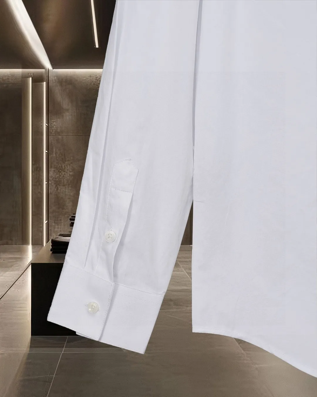 🅿296 DIOR 🔥The most popular style is coming. Simple and versatile pocket letter logo slogan embroidered long-sleeved shirt. 2025ss official website new long-sleeved shirt, exquisite embroidered logo. High-end version, customized fabrics at the counter. Highly breathable and comfortable, exquisitely crafted, impeccable detail processing, ✅customized logo engraved buttons, complete with three labels. Brand element design concept reflects high quality. It feels delicate and soft! It presents a casual cut and the upper body shape is great! 🐍Size: M-XXL