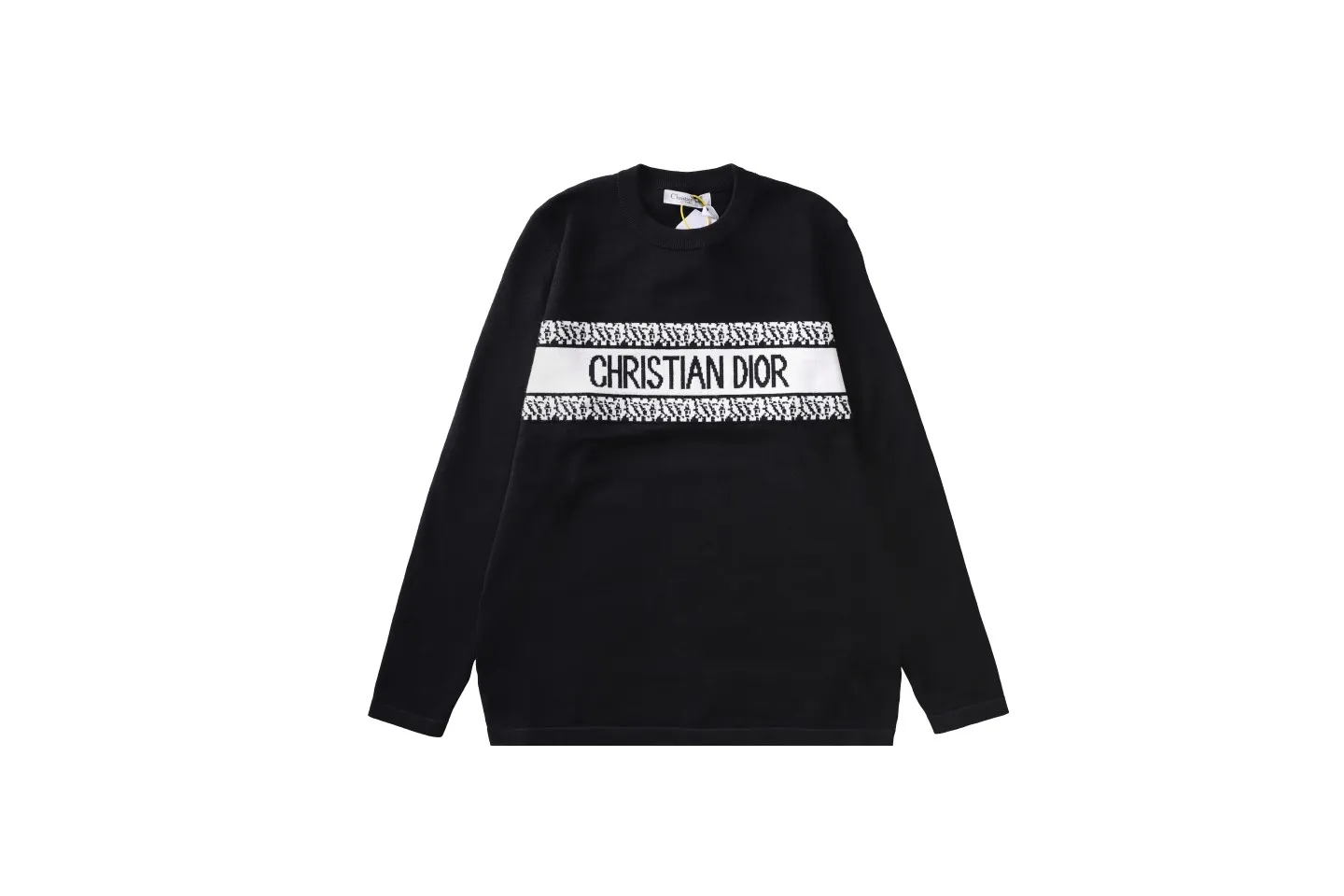 🅿️250 DIOR High-quality classic jacquard knitted sweater casual top for couples Dior classic series Exquisite and delicate craftsmanship The fabric is silky and super breathable, comfortable to the touch, high-grade and supple. Spun knitted elastic fabric is light and breathable without any sense of restraint. It is very youthful and energetic. Both men and women can easily control it. It is very in line with the fashion aesthetic concept of today's young people. The wearing effect is invincible, beautiful and handsome. A must-have for autumn and winter couples. Complete three standards. Same style for men and women. Model D8933 Color: Black White Size: S M L XL
