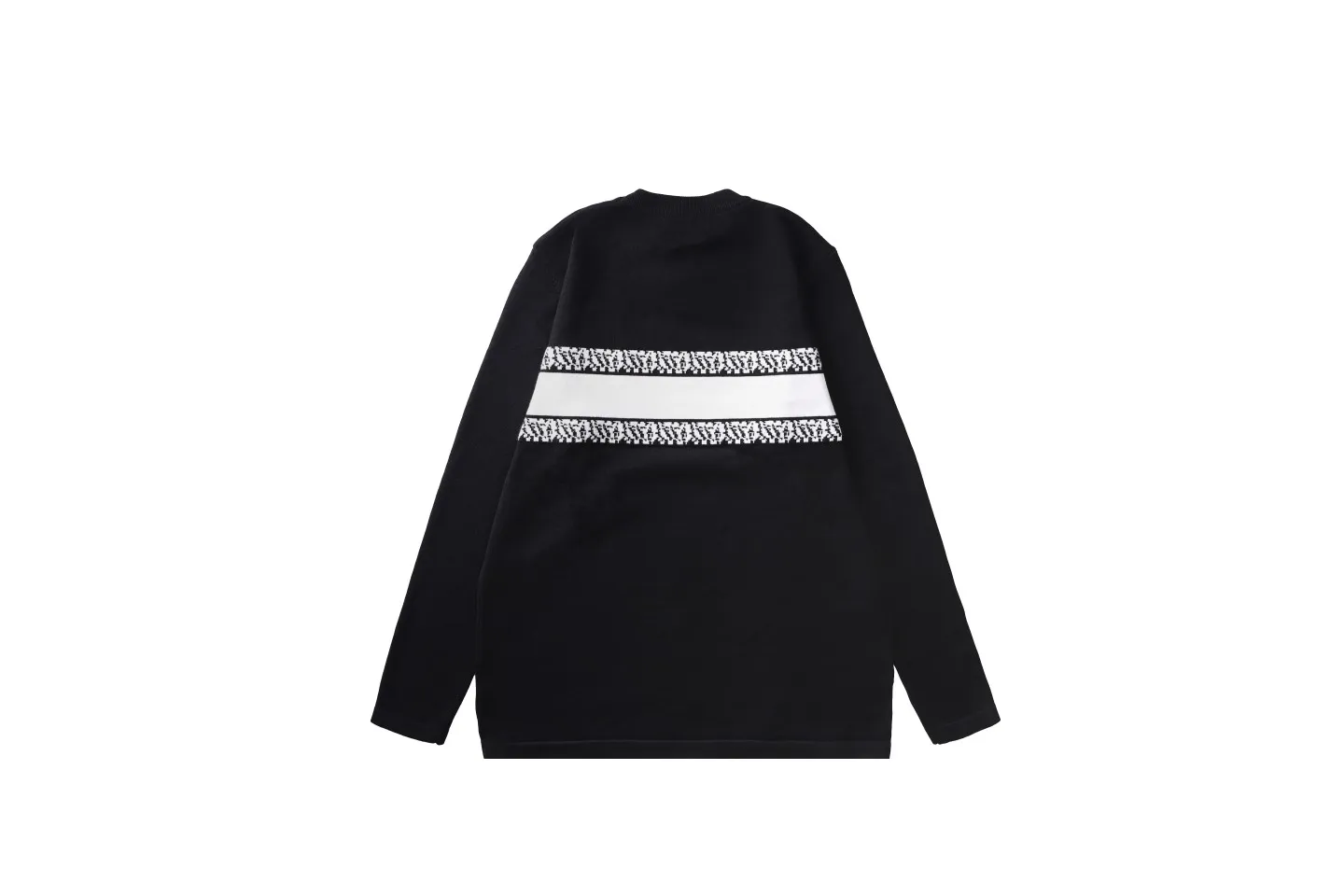 🅿️250 DIOR High-quality classic jacquard knitted sweater casual top for couples Dior classic series Exquisite and delicate craftsmanship The fabric is silky and super breathable, comfortable to the touch, high-grade and supple. Spun knitted elastic fabric is light and breathable without any sense of restraint. It is very youthful and energetic. Both men and women can easily control it. It is very in line with the fashion aesthetic concept of today's young people. The wearing effect is invincible, beautiful and handsome. A must-have for autumn and winter couples. Complete three standards. Same style for men and women. Model D8933 Color: Black White Size: S M L XL