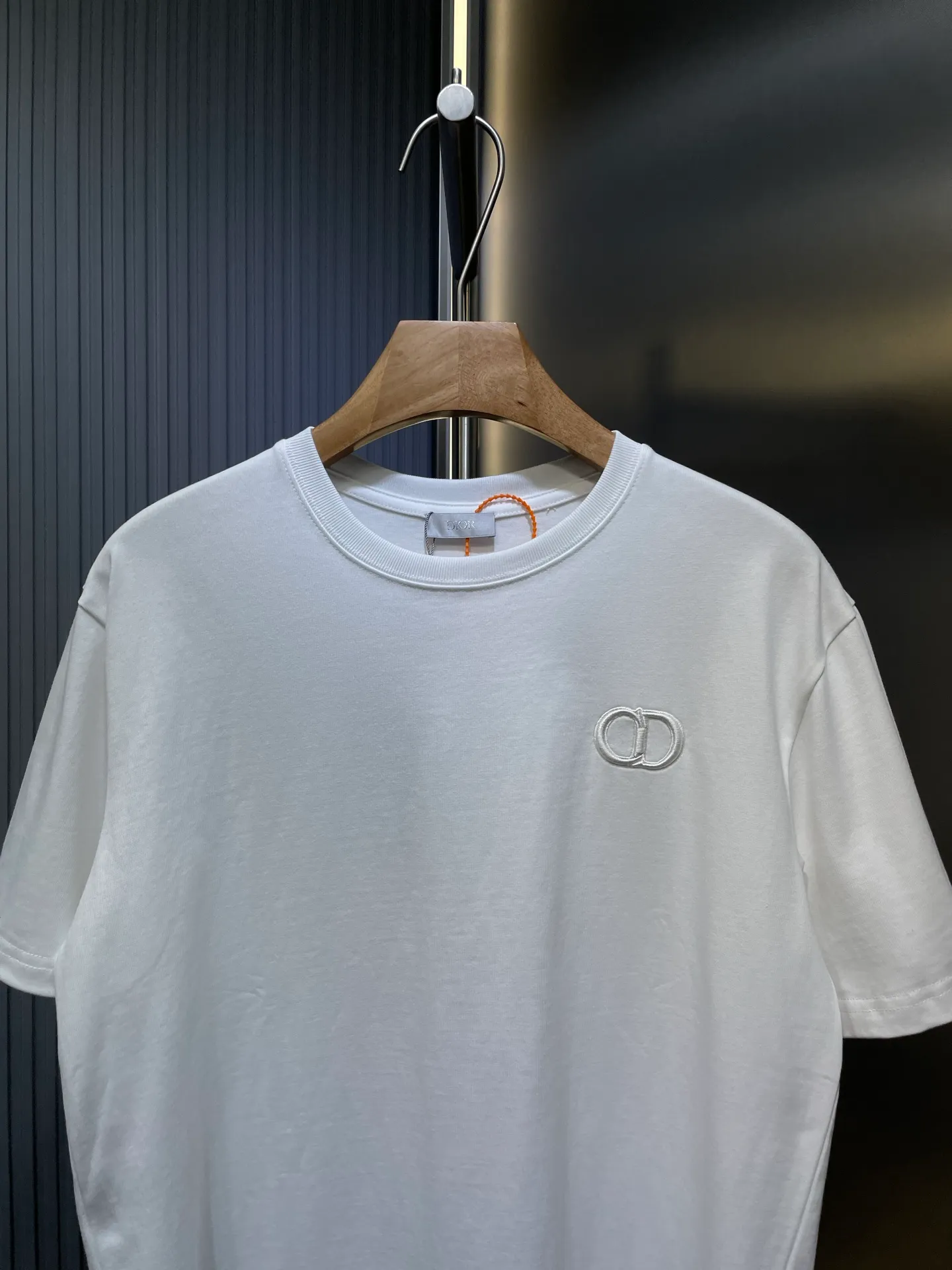 🅿️260 dior 🌟【Top replica】cd letters embroidered round neck short sleeves Process description: The color is custom-woven and dyed, with "cd" design on the chest. A perfect fashionable and trendy item! The oversize version is very slimming and can be worn with a T-skirt or shorts. Who wouldn’t love it? The texture of the custom-made fabrics is great and versatile for all seasons, and the styles are the same for men and women! ⚠️size:smlxl