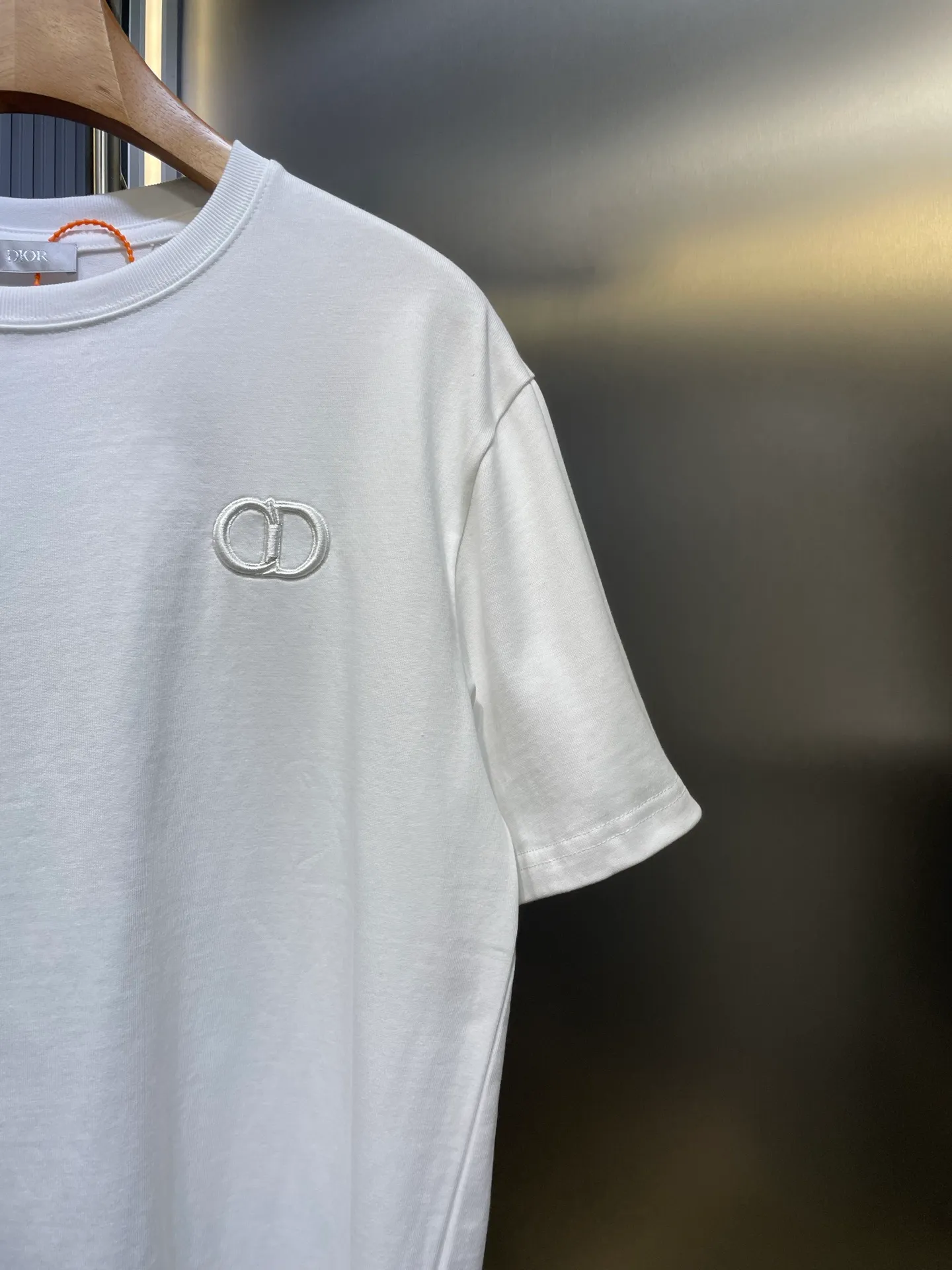 🅿️260 dior 🌟【Top replica】cd letters embroidered round neck short sleeves Process description: The color is custom-woven and dyed, with "cd" design on the chest. A perfect fashionable and trendy item! The oversize version is very slimming and can be worn with a T-skirt or shorts. Who wouldn’t love it? The texture of the custom-made fabrics is great and versatile for all seasons, and the styles are the same for men and women! ⚠️size:smlxl