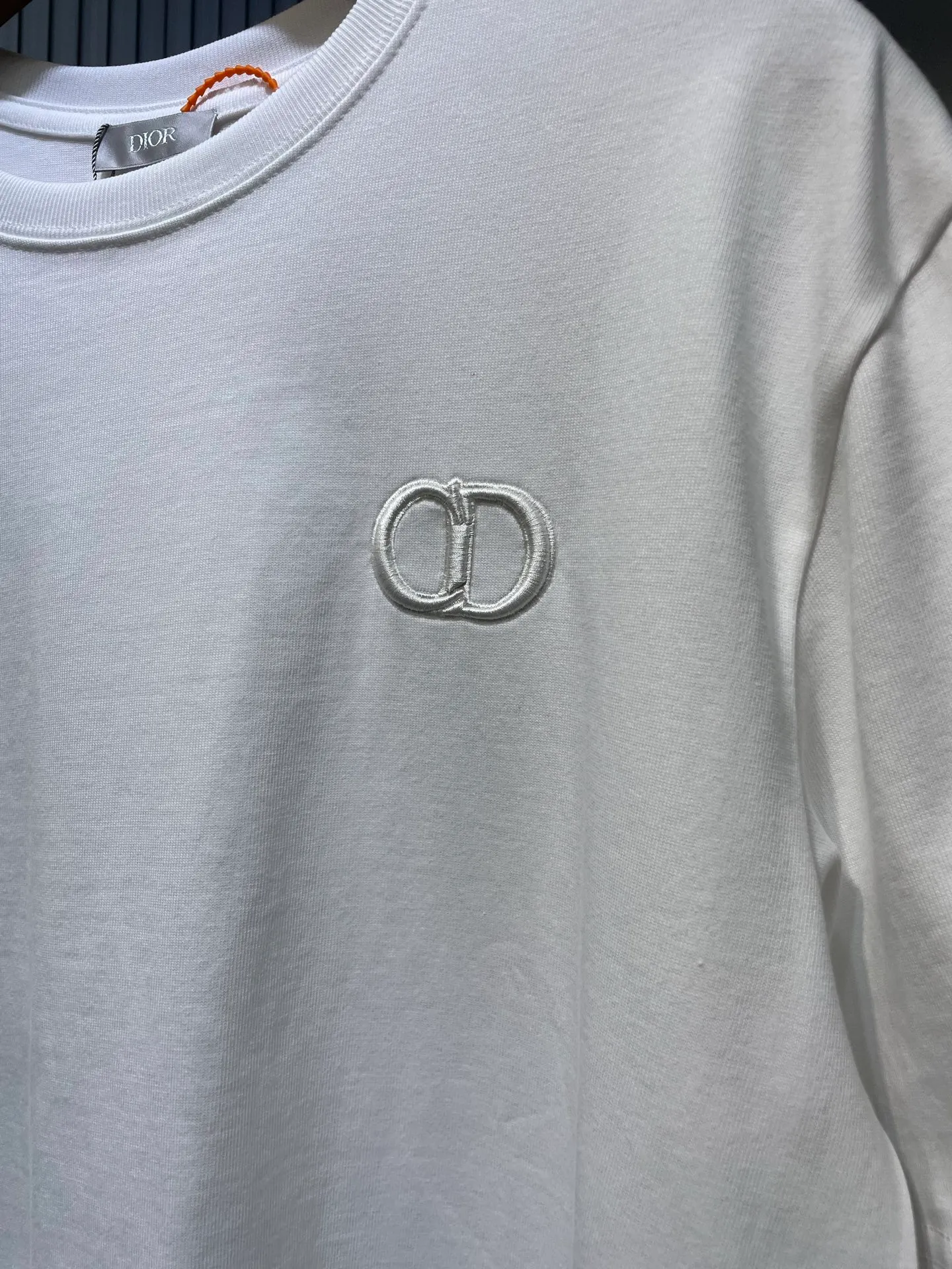 🅿️260 dior 🌟【Top replica】cd letters embroidered round neck short sleeves Process description: The color is custom-woven and dyed, with "cd" design on the chest. A perfect fashionable and trendy item! The oversize version is very slimming and can be worn with a T-skirt or shorts. Who wouldn’t love it? The texture of the custom-made fabrics is great and versatile for all seasons, and the styles are the same for men and women! ⚠️size:smlxl