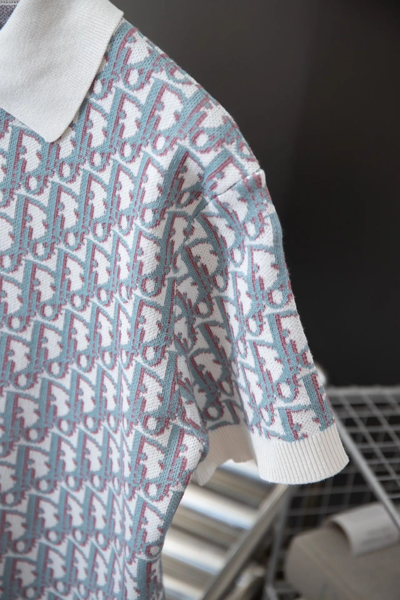 🅿️230 High quality 𝐷‍𝑜*25 new arrivals in early spring. Woolen T-shirt with three-dimensional logo all over. Slim fit, made of 100% cotton yarn🧵. The texture and skin-friendly feeling are excellent. The density is very high. It is a must-have summer item for everyone. S M L XL