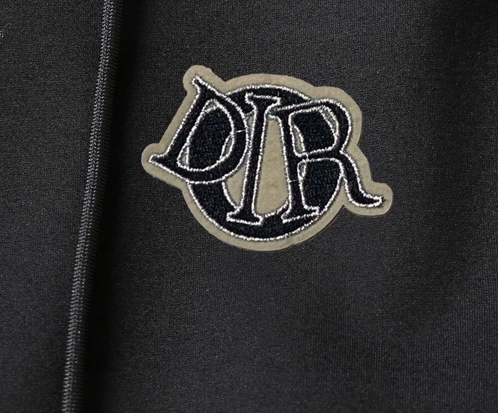 🅿️420 [DIOR Dior] (Fat Man Gospel) hot-selling suit is coming. Focus on the original version of the official website. 2025 new hot-selling cardigan sweater suit. The original order is the best product. 🇭🇰The meticulous work of top designers is dedicated to a fitting and perfect upper body effect. All-natural high-quality Roman cotton 100%, close-fitting comfort, noble and elegant! Original hardware embodies elegance and nobility! Counter size: M-5XL (maximum wear up to 220 pounds)