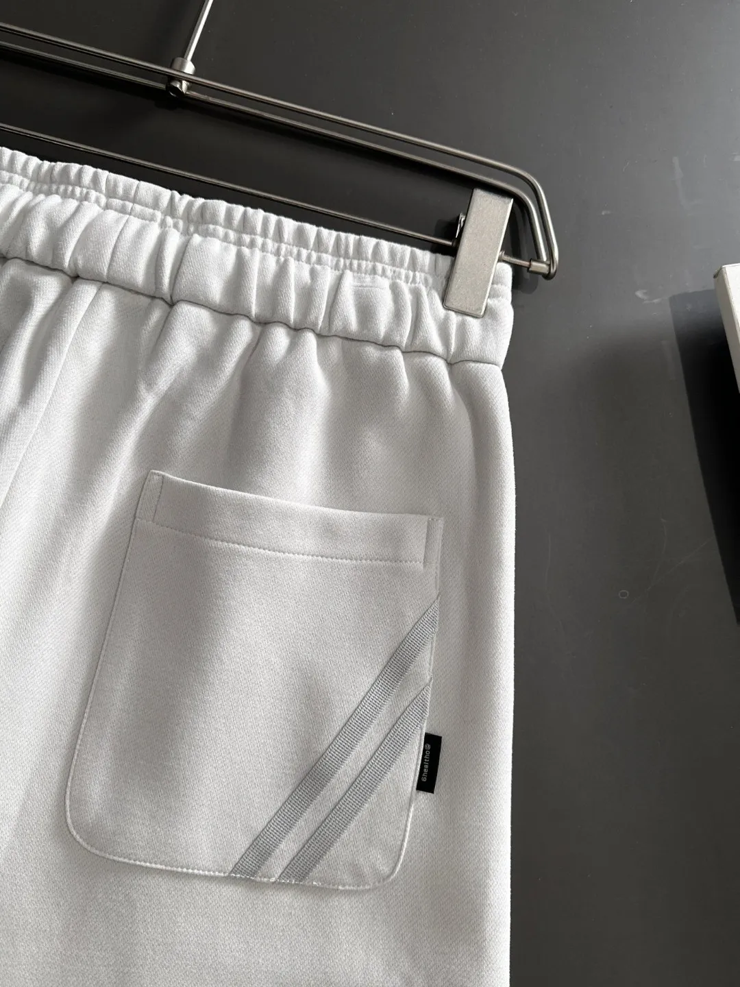 🅿️380 next day shipping Dior 2025 new early spring elastic band casual pants, thickened with velvet to keep warm. The custom-made fabrics at the counter are highly breathable and comfortable, with impeccable details and brand element design concepts, reflecting high quality. It feels delicate and soft! It presents a casual cut and the upper body shape is great! Size: M-4XL