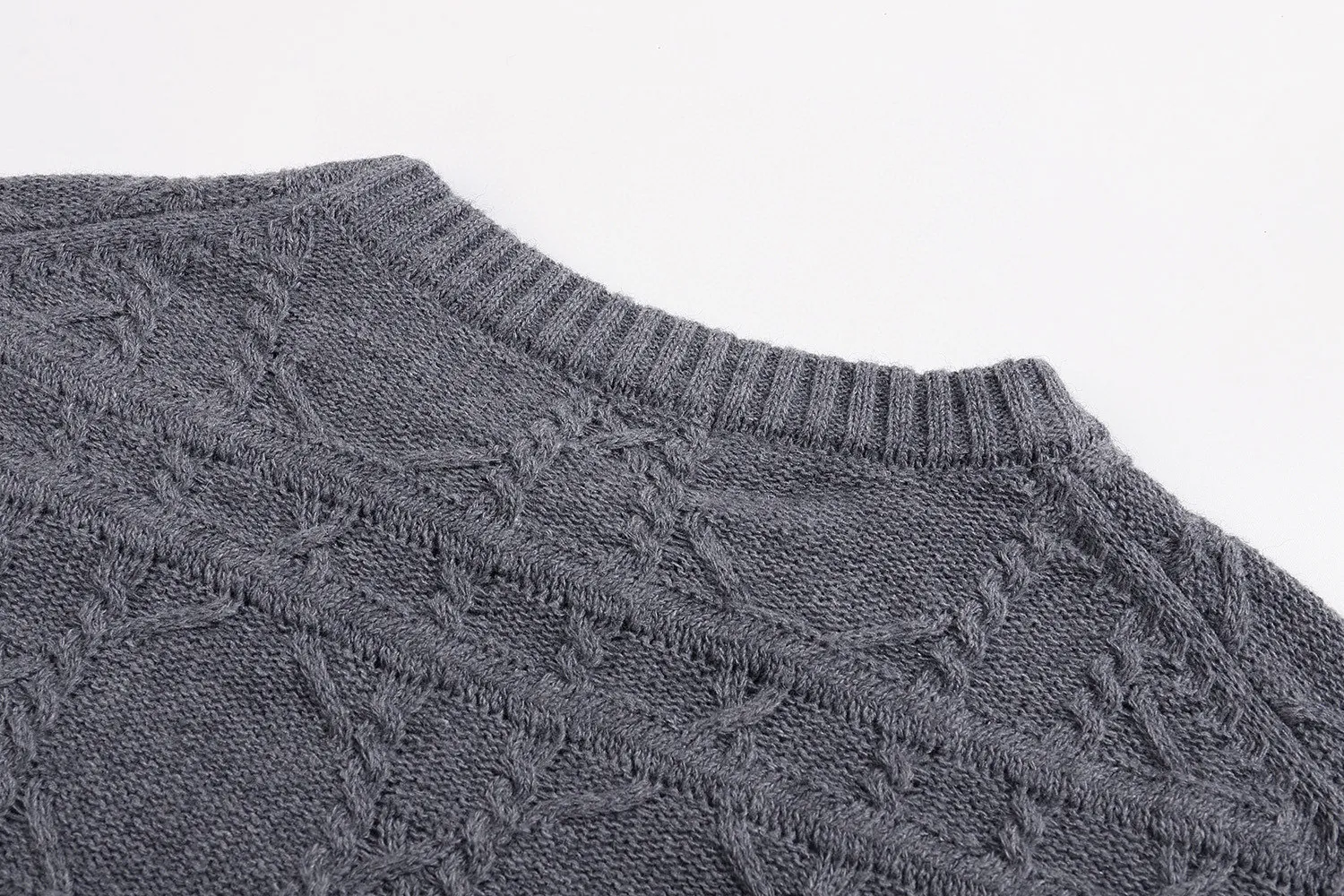 🅿️450 [Exclusive supply] CD cannage pattern cashmere crew neck sweater (grey) Original purchase and development of 22,000, the fabric is made of 16-count cashmere blend, imported German (Stohl) 5 knitting machine, wool jacquard, wool enzyme washing, customized 1:1 trademark, hand washing is recommended (this product is woven from wool and is not easy to machine wash) Size: S-M-L-XL