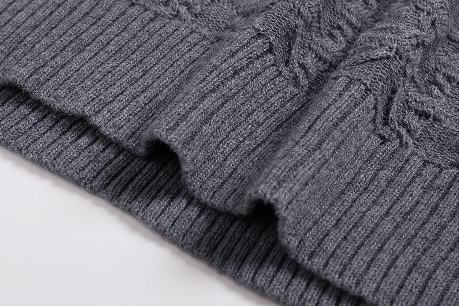 🅿️450 [Exclusive supply] CD cannage pattern cashmere crew neck sweater (grey) Original purchase and development of 22,000, the fabric is made of 16-count cashmere blend, imported German (Stohl) 5 knitting machine, wool jacquard, wool enzyme washing, customized 1:1 trademark, hand washing is recommended (this product is woven from wool and is not easy to machine wash) Size: S-M-L-XL