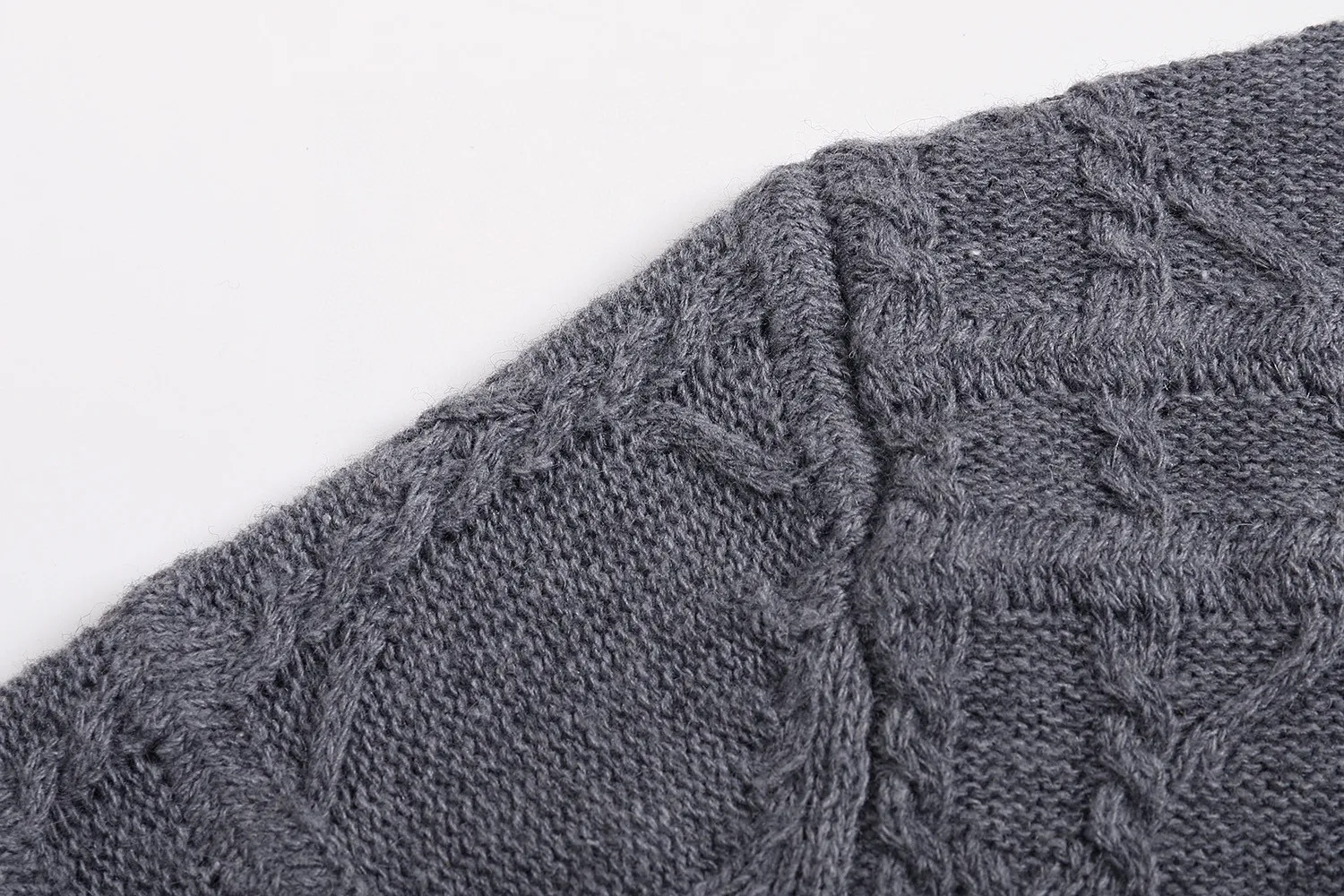 🅿️450 [Exclusive supply] CD cannage pattern cashmere crew neck sweater (grey) Original purchase and development of 22,000, the fabric is made of 16-count cashmere blend, imported German (Stohl) 5 knitting machine, wool jacquard, wool enzyme washing, customized 1:1 trademark, hand washing is recommended (this product is woven from wool and is not easy to machine wash) Size: S-M-L-XL