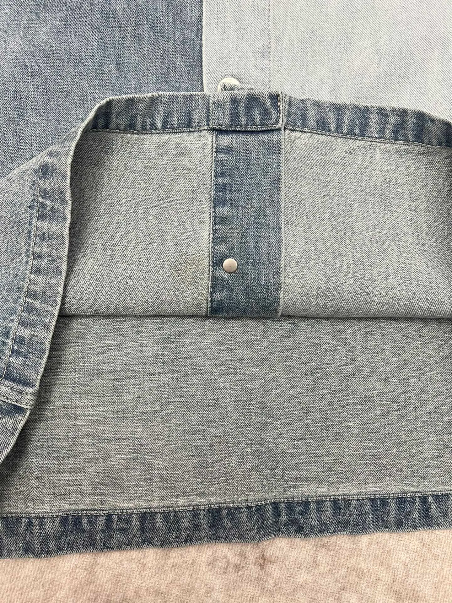 🅿️560 Dior 25ss new CD new washed spliced ​​embroidered denim jacket. Customized stonewashed cotton denim denim fabric with heavy washing and whitening process, customized accessories, loose fit. Code number: 46.48.50.52.