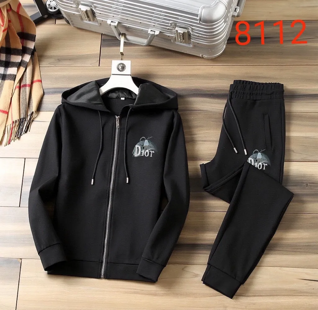 🅿️420 [DIOR Dior] (Fat Man Gospel) hot-selling suit is coming. Focus on the original version of the official website. 2025 new hot-selling cardigan sweater suit. The original order is the best product. 🇭🇰The meticulous work of top designers is dedicated to a fitting and perfect upper body effect. All-natural high-quality Roman cotton 100%, close-fitting comfort, noble and elegant! Original hardware embodies elegance and nobility! Counter size: M-5XL (maximum wear up to 220 pounds)