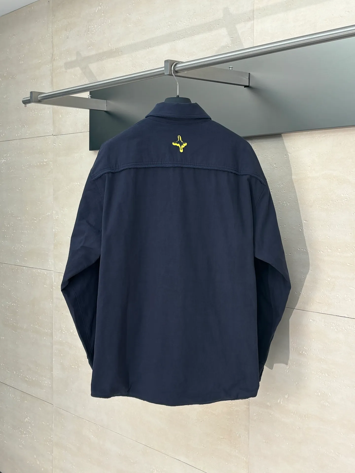 🅿️560 Dio*/Dior 24 new navy blue cotton denim is carefully made of navy blue cotton denim, decorated with contrasting AND LEWIS HLTON embroidery on the chest and back, highlighting the classic logo with graphic design. Can be paired with matching accessories to create a comfortable oversized fit Size: S/M/L/XL