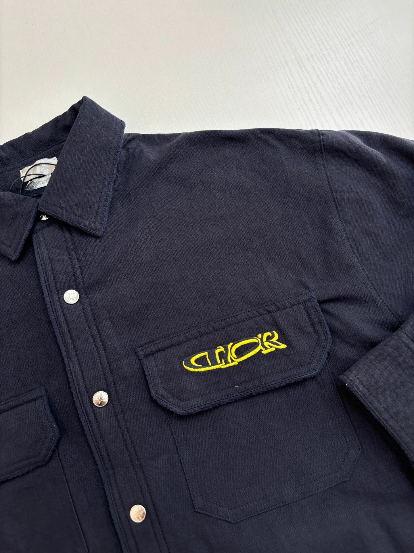 🅿️560 Dio*/Dior 24 new navy blue cotton denim is carefully made of navy blue cotton denim, decorated with contrasting AND LEWIS HLTON embroidery on the chest and back, highlighting the classic logo with graphic design. Can be paired with matching accessories to create a comfortable oversized fit Size: S/M/L/XL