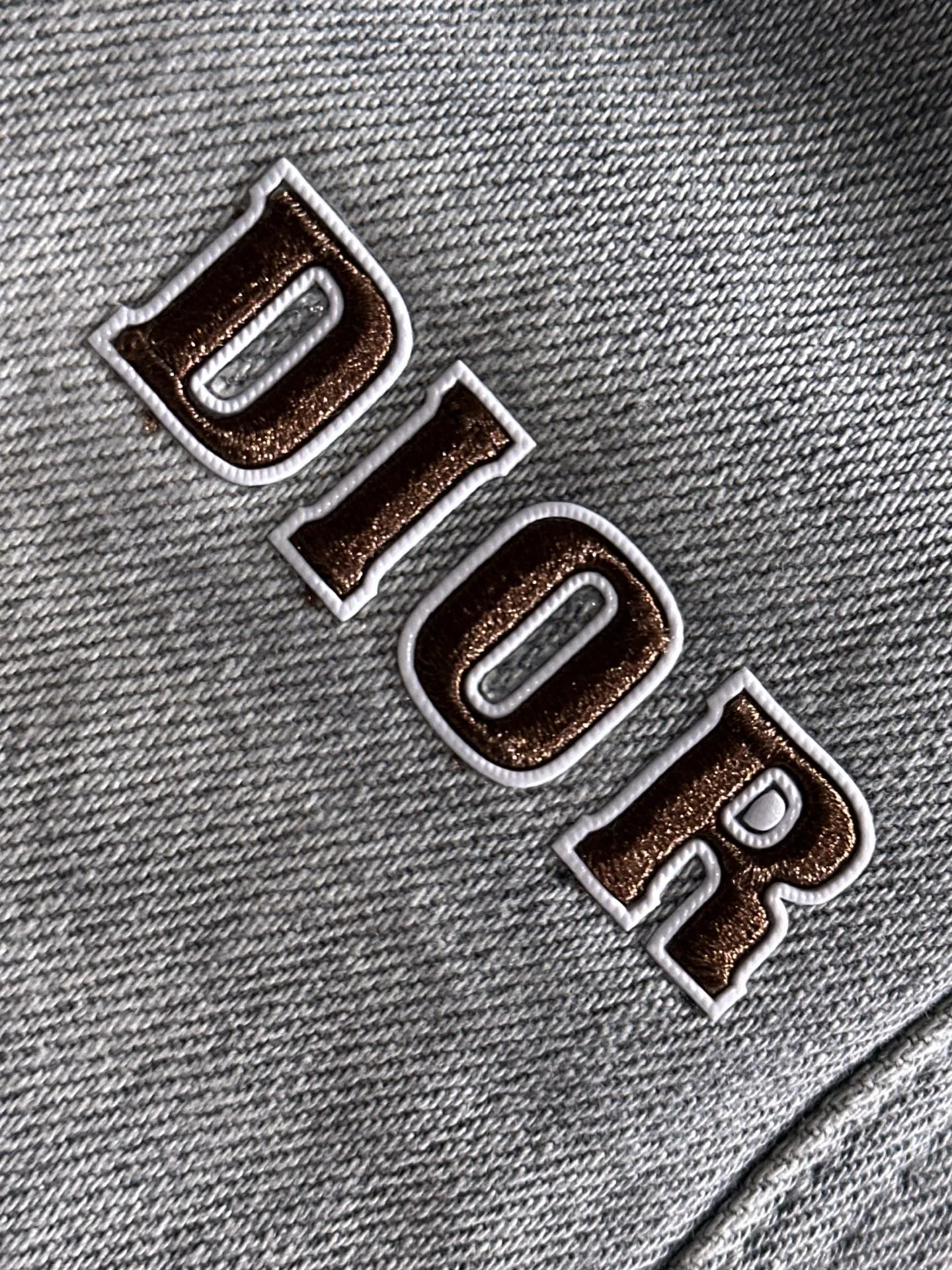 🅿️330 Dior 2025 summer new jeans denim shorts are produced using imported Japanese Denim plain cotton denim fabrics, complete with three standards. The top stone-washed process makes the texture reach the old taste of the 1980s. It is soft, delicate, comfortable and breathable. The color has a modern and fashionable vicissitudes. The upper body is versatile and fashionable! Light luxury, a must-have item for daily commuting! Code number: 28-40 (please state your height and weight when placing an order)