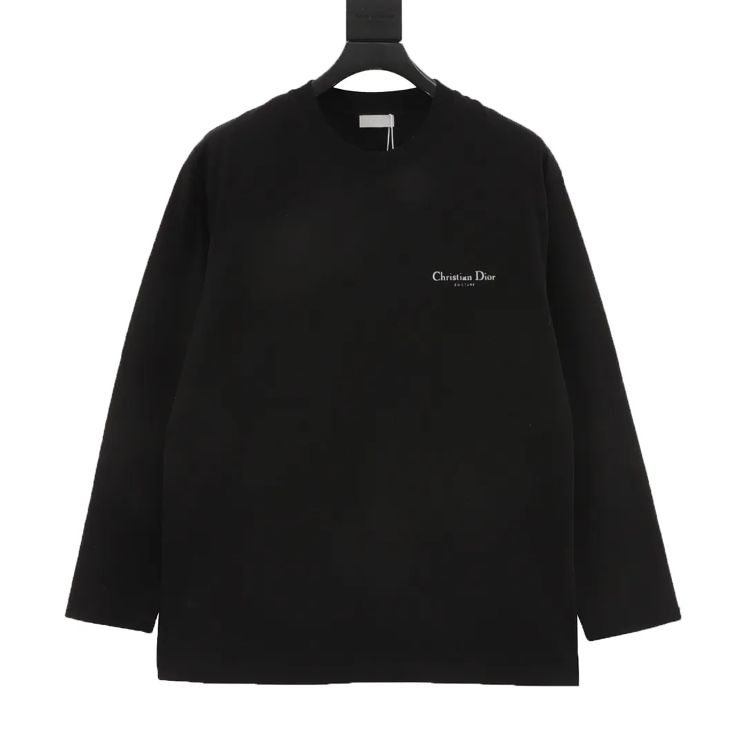 🅿️380 Dior/Dior classic front and back printed letter long sleeves made of customized fabrics. DuPont Sorona material is added, which is skin-friendly, long-lasting antibacterial, anti-mite, and more washable. The cotton thread has been repeatedly processed to remove inferior coarse fibers and impurities, leaving only high-quality cotton fibers, making the fabric more advanced and classy. Environmentally friendly polishing enzyme technology gives the fabric a clean appearance and clear texture. Fine workmanship, compare with the counters! A highly recognizable long-sleeved style with great upper body effect!!! Super versatile! Same style for men and women. Color: black, white Size: S-XL