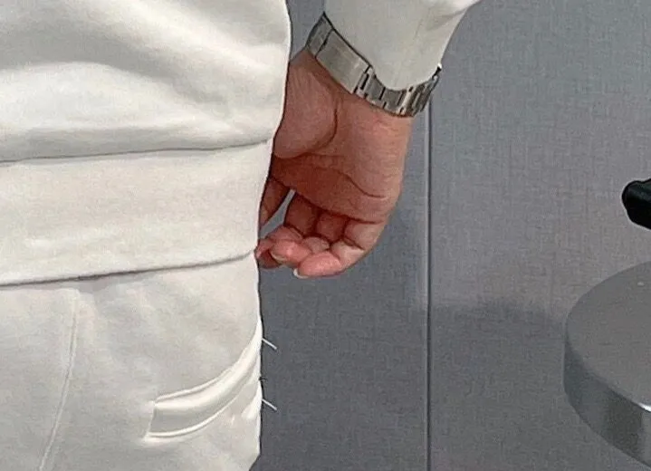 🅿️380 [DIOR Dior] (Fat Man’s Gospel) hot-selling suit is coming. Focus on the original version of the official website. 2025 new hot-selling sweatshirt suit. The original order is the best product. 🇭🇰The meticulous work of top designers is dedicated to a fitting and perfect upper body effect. All-natural high-quality Roman cotton 100%, close-fitting comfort, noble and elegant! Original hardware embodies elegance and nobility! Counter size: M-5XL (maximum wear up to 220 pounds)