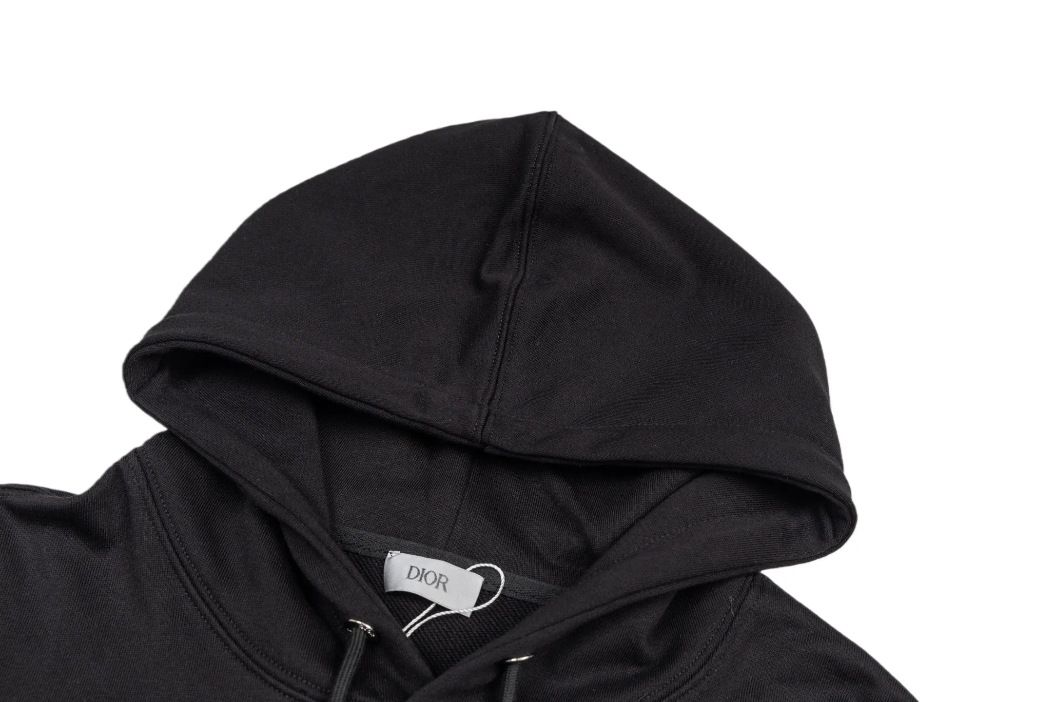 🅿️360 [Exclusive supply] CD logo embroidered hooded sweatshirt (black) Original purchase and development for 9,800. The fabric is made of high-quality black cotton fleece fabric, soft and comfortable to the touch. The delicate tonal CD Icon embroidery on the chest is low-key and elegant, highlighting the brand details. The drawstring hood design is paired with metal accessories engraved with the Dior logo to enhance the overall texture. The practical kangaroo pocket on the front is as beautiful as it is practical. Ribbed cuffs and hem ensure comfort while maintaining a structured silhouette. 100% cotton material brings excellent breathability and skin-friendly experience. The regular fit has a neat cut and is easy to match with a variety of bottoms. Exquisite embroidery technology and delicate fabric processing complement each other, reflecting Dior's consistent meticulous workmanship. This sweatshirt is the perfect blend of athleisure and haute couture, making it ideal for everyday style. Size:S-M-L-XL