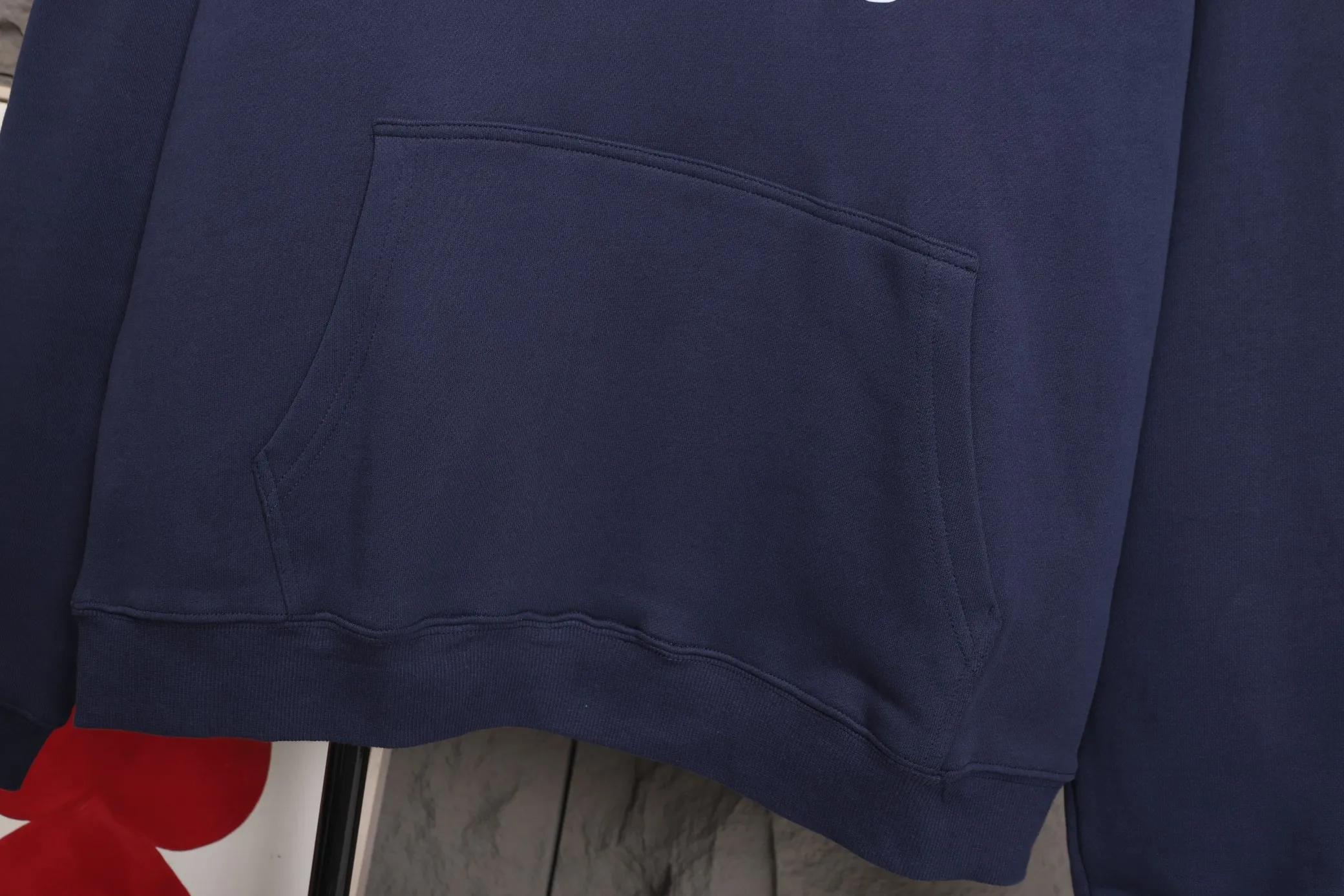 🅿️320 High quality new Dior hooded sweatshirt model number B31 * Made of 450 custom-woven and dyed high-gram weight tripe pure cotton sweatshirt fabric. The fabric feels thick and has a certain sense of self-weight. The bottom has a dense and rough terry texture. It is close to the skin and has excellent warmth retention. You will not feel any discomfort at all! *The color on the front chest is clear, with Selling's obvious logo added, and the lines are smooth and smooth without falling off and deforming when washed *This design is based on classics and simply and clearly shows the brand's high-end luxury identity. Same style for men and women 𝐂𝐎𝐋𝐎𝐔𝐑: black, white blue 𝐒𝐈𝐙𝐄: S- xl
