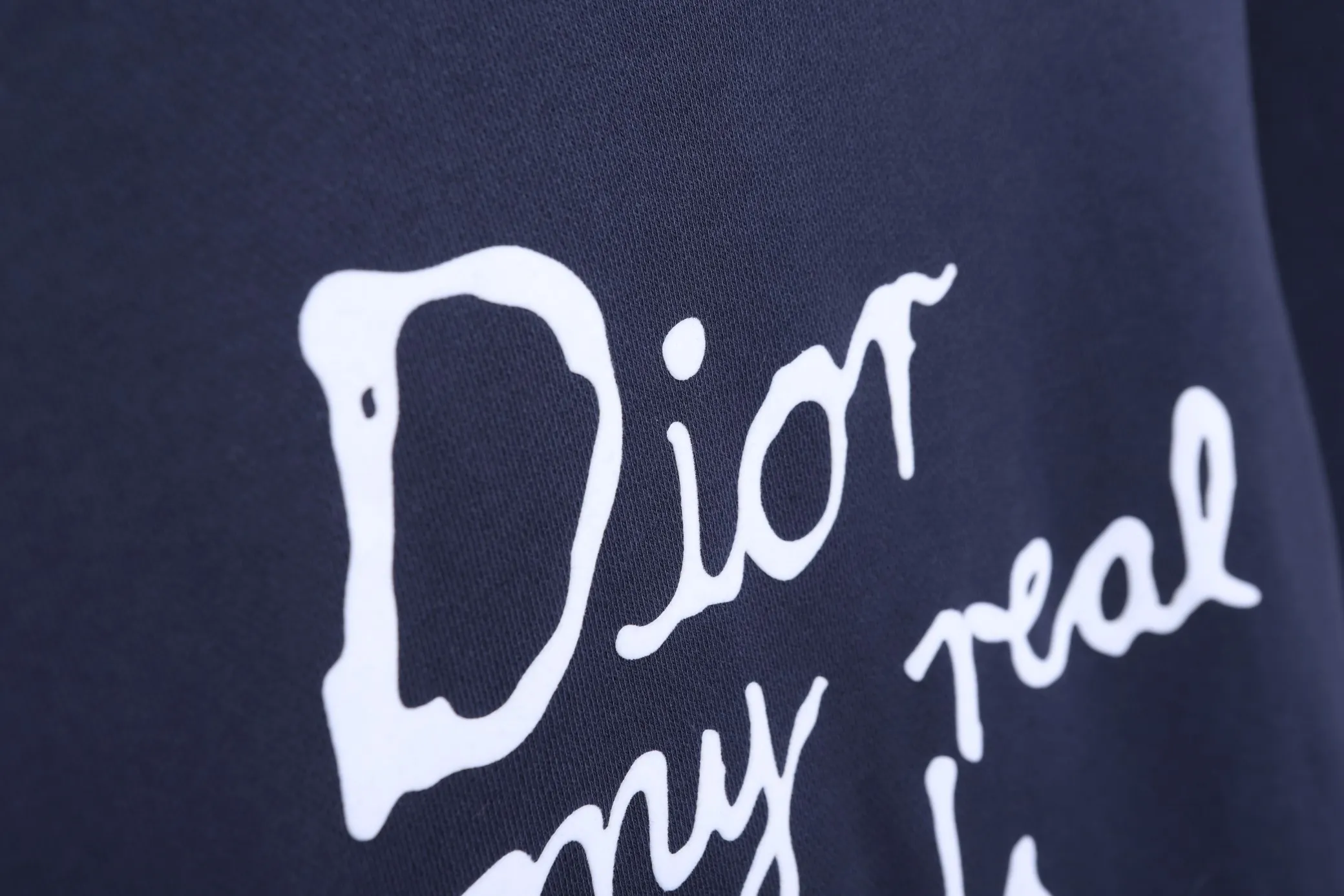 🅿️320 High quality new Dior hooded sweatshirt model number B31 * Made of 450 custom-woven and dyed high-gram weight tripe pure cotton sweatshirt fabric. The fabric feels thick and has a certain sense of self-weight. The bottom has a dense and rough terry texture. It is close to the skin and has excellent warmth retention. You will not feel any discomfort at all! *The color on the front chest is clear, with Selling's obvious logo added, and the lines are smooth and smooth without falling off and deforming when washed *This design is based on classics and simply and clearly shows the brand's high-end luxury identity. Same style for men and women 𝐂𝐎𝐋𝐎𝐔𝐑: black, white blue 𝐒𝐈𝐙𝐄: S- xl