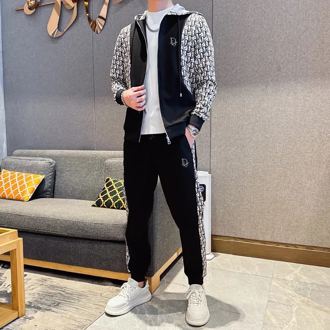 🅿️680 [DIOR Dior] hot-selling suit is coming. Focus on the original version of the official website. 2025 new hot-selling cardigan and sweatshirt suit. The original order is the best. 🇭🇰The meticulous work of top designers is dedicated to a fitting and perfect upper body effect. All-natural high-quality Tencel Roman cotton 100%, close-fitting comfort, noble and elegant! Original hardware embodies elegance and nobility! Counter size: M-3XL (maximum wear up to 190 pounds)