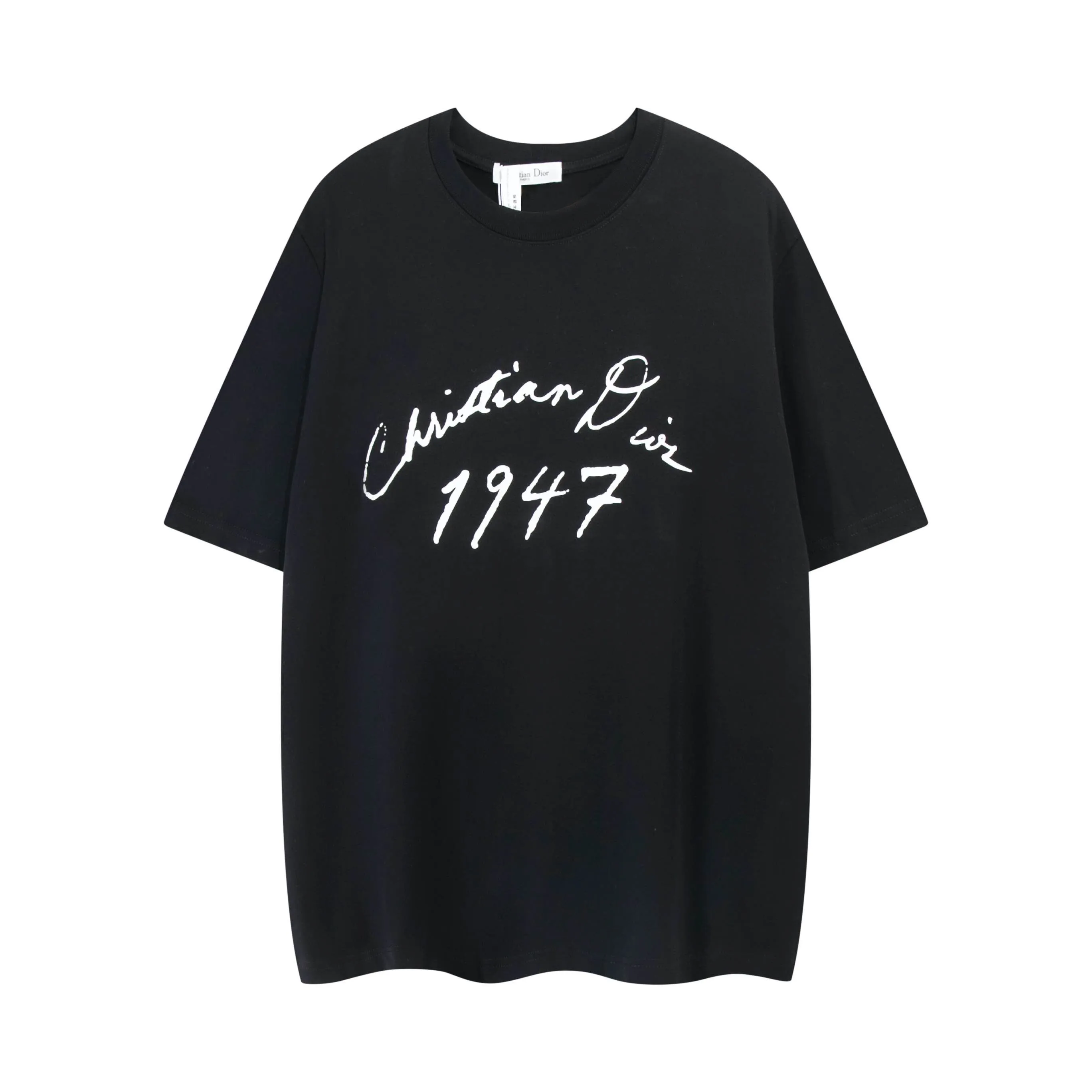 🅿️190 High-quality new Dior 2024 new handwritten signature loose-fitting T-shirt. This T-shirt is decorated with a handwritten style Christian1947 flocking logo, highlighting Mr. Dior’s signature and the year the Dior brand launched its first series. Crafted from black cotton jersey in a relaxed fit, it features a classic ribbed crew neck. Enhances any casual look. Double yarn cotton cover cotton fabric is a special double yarn fabric, which is made of double layers of gauze interwoven. Its yarn fineness is very small, making the fabric more delicate, soft and comfortable to wear. At the same time, the double-layer yarn structure makes the fabric have very good hygroscopic properties, which can effectively wick away sweat and keep the body dry; it is also moisture-proof and