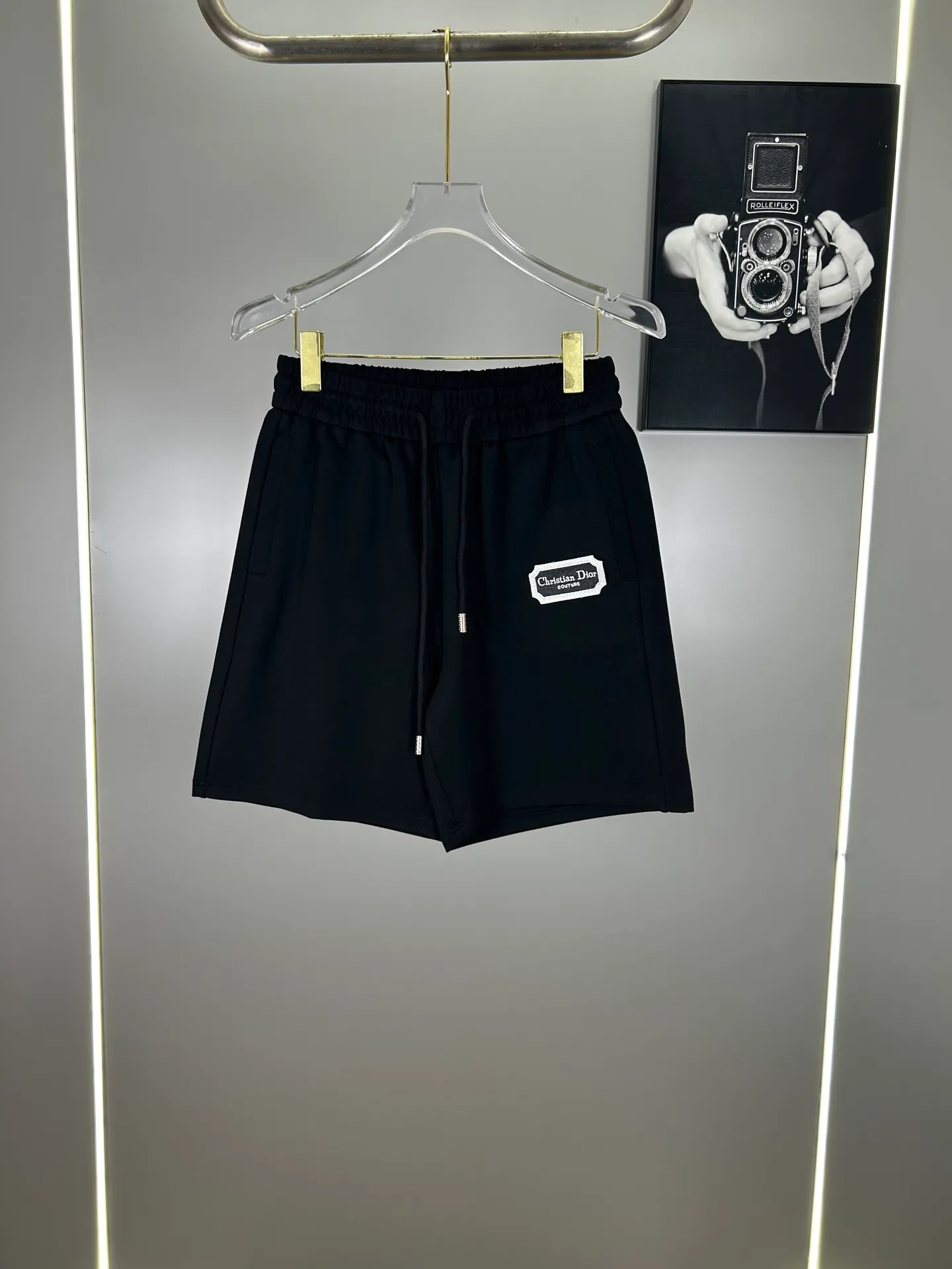 🅿️240 (high-end original specification version) Dior 2025ss trade channel goods. Casual sports shorts. An irresistible classic style with a slightly sharp casual fashion sense. Streamlined proportional tailoring creates a casual and versatile fit. The customer-supplied high-density 400g fabric is different from traditional knitted cotton fabrics. It feels soft and delicate, has a better texture, is comfortable and skin-friendly, anti-wrinkle and breathable. Modern classic urban benchmark with a new image. The drawstring waist design highlights the charm of sports and leisure. It shows the youthful and exuberant expression. Lazy and sexy... Size: S--XXL