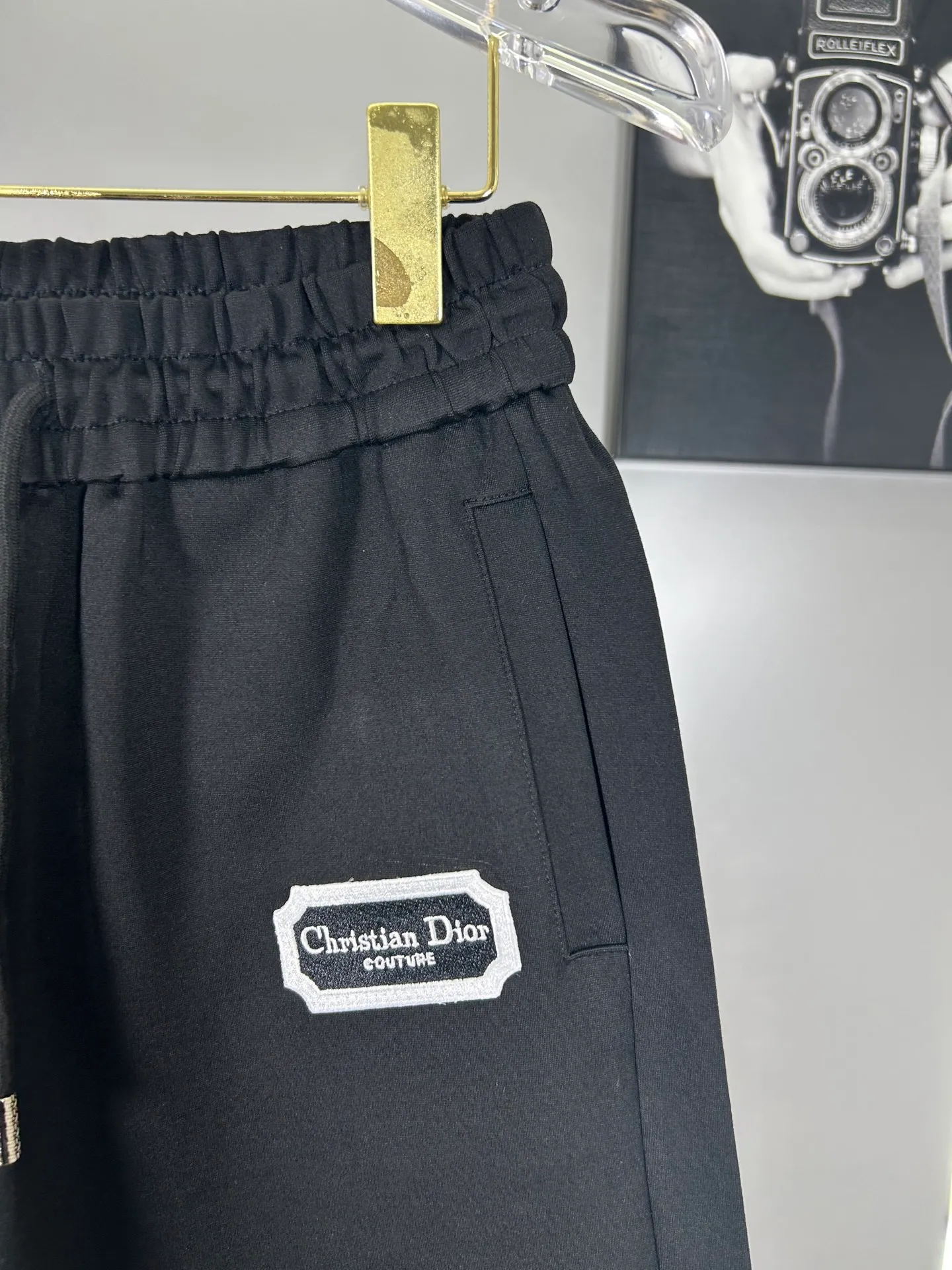 🅿️240 (high-end original specification version) Dior 2025ss trade channel goods. Casual sports shorts. An irresistible classic style with a slightly sharp casual fashion sense. Streamlined proportional tailoring creates a casual and versatile fit. The customer-supplied high-density 400g fabric is different from traditional knitted cotton fabrics. It feels soft and delicate, has a better texture, is comfortable and skin-friendly, anti-wrinkle and breathable. Modern classic urban benchmark with a new image. The drawstring waist design highlights the charm of sports and leisure. It shows the youthful and exuberant expression. Lazy and sexy... Size: S--XXL