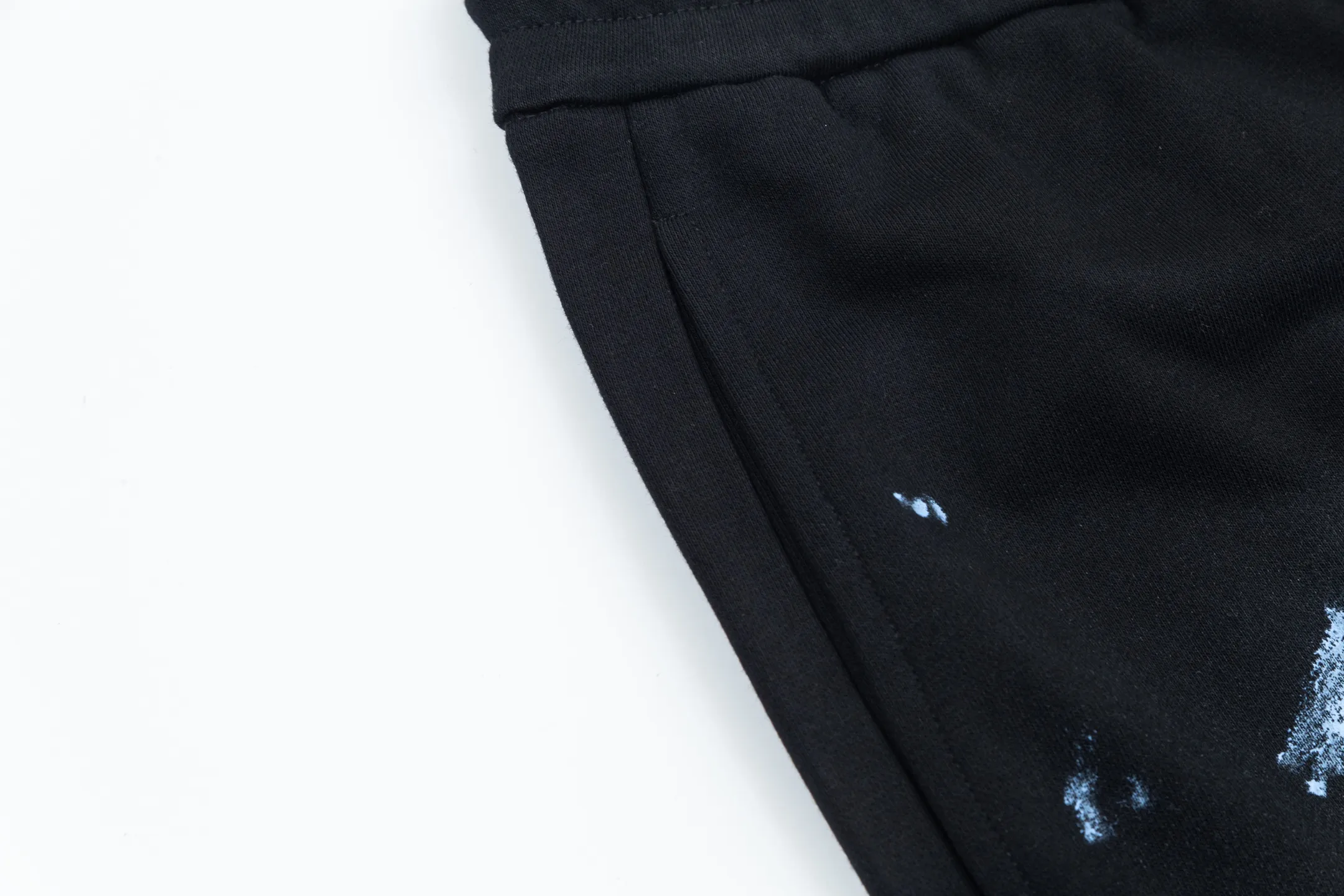 🅿️200 DIOR Dior 2025 new model, light luxury, hand-painted graffiti letter logo, back pocket design, daily commuting wear for men and women, casual shorts ·Customized terry fabric ·Adjustable elastic waist design ·Waist label hangtag, three wash marks complete Color: Black Size: S M L XL