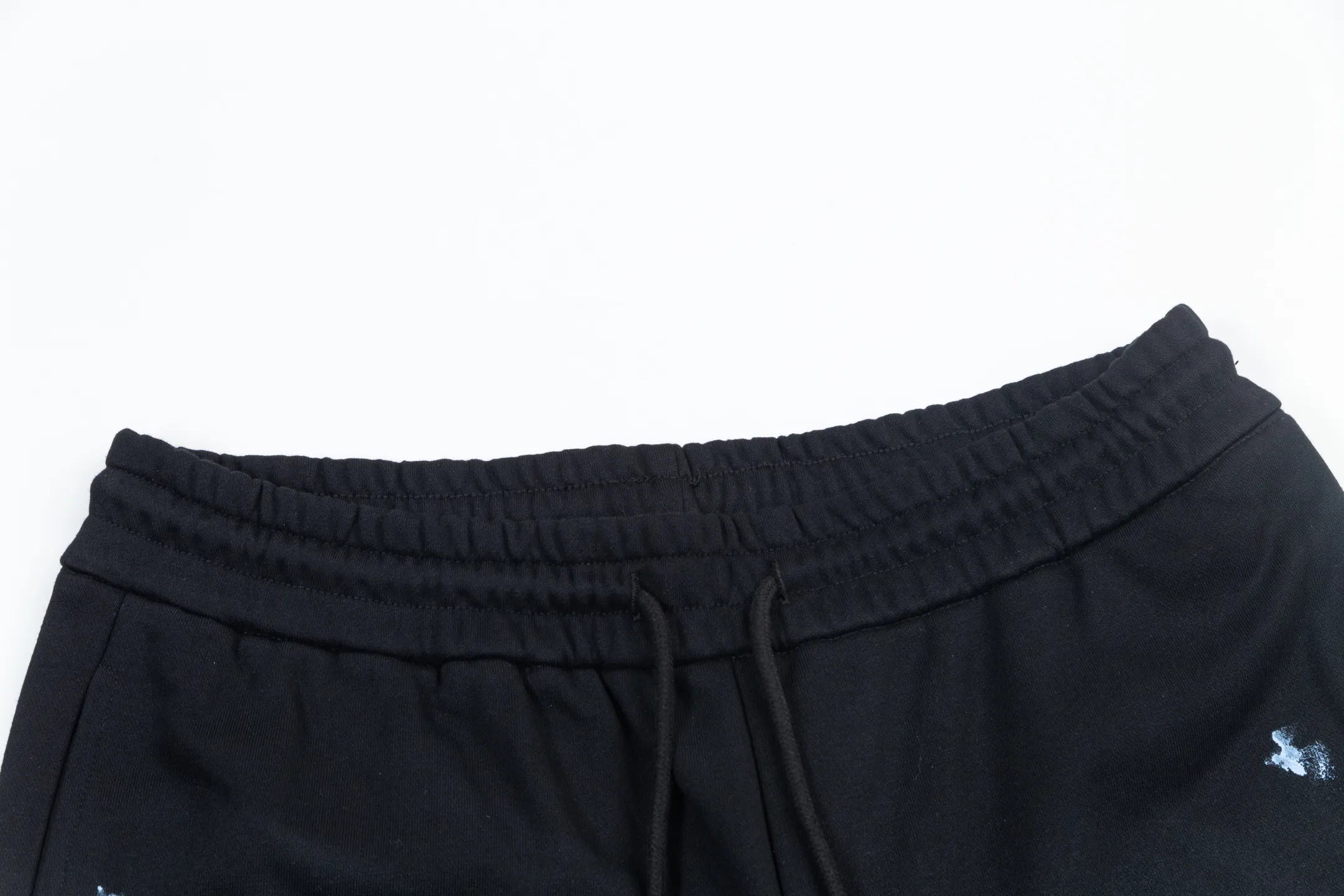 🅿️200 DIOR Dior 2025 new model, light luxury, hand-painted graffiti letter logo, back pocket design, daily commuting wear for men and women, casual shorts ·Customized terry fabric ·Adjustable elastic waist design ·Waist label hangtag, three wash marks complete Color: Black Size: S M L XL