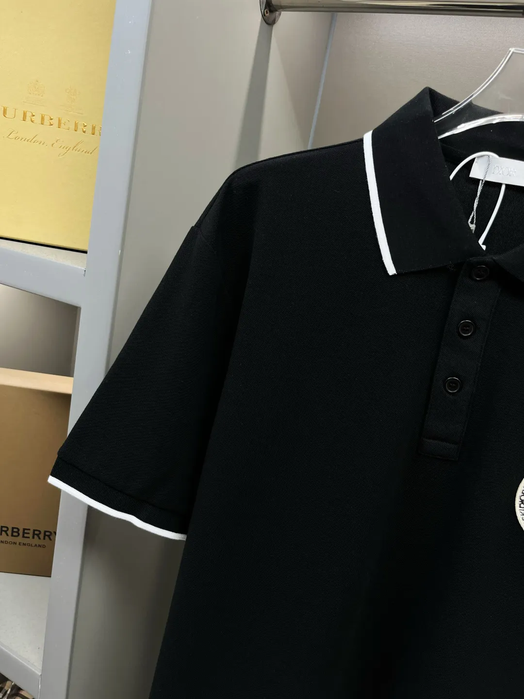 🅿️220 DIOR Dior embroidery new Polo shirt original fabric official same style Made of 210g pure cotton pique fabric, customized same vat dyed fabric, feels very comfortable and smooth, very wide and stylish, produced by first-line brand OEM factory, imported Behringer embroidery machine, embroidery is full and textured, collar rib is woven with imported yarn, does not deform after long-term wear, latest spring and summer style, fashionable and personalized Super versatile and good-looking. It is very suitable for both men and women. It is a must-have item for everyone. Color: Black White Size: S-XXL