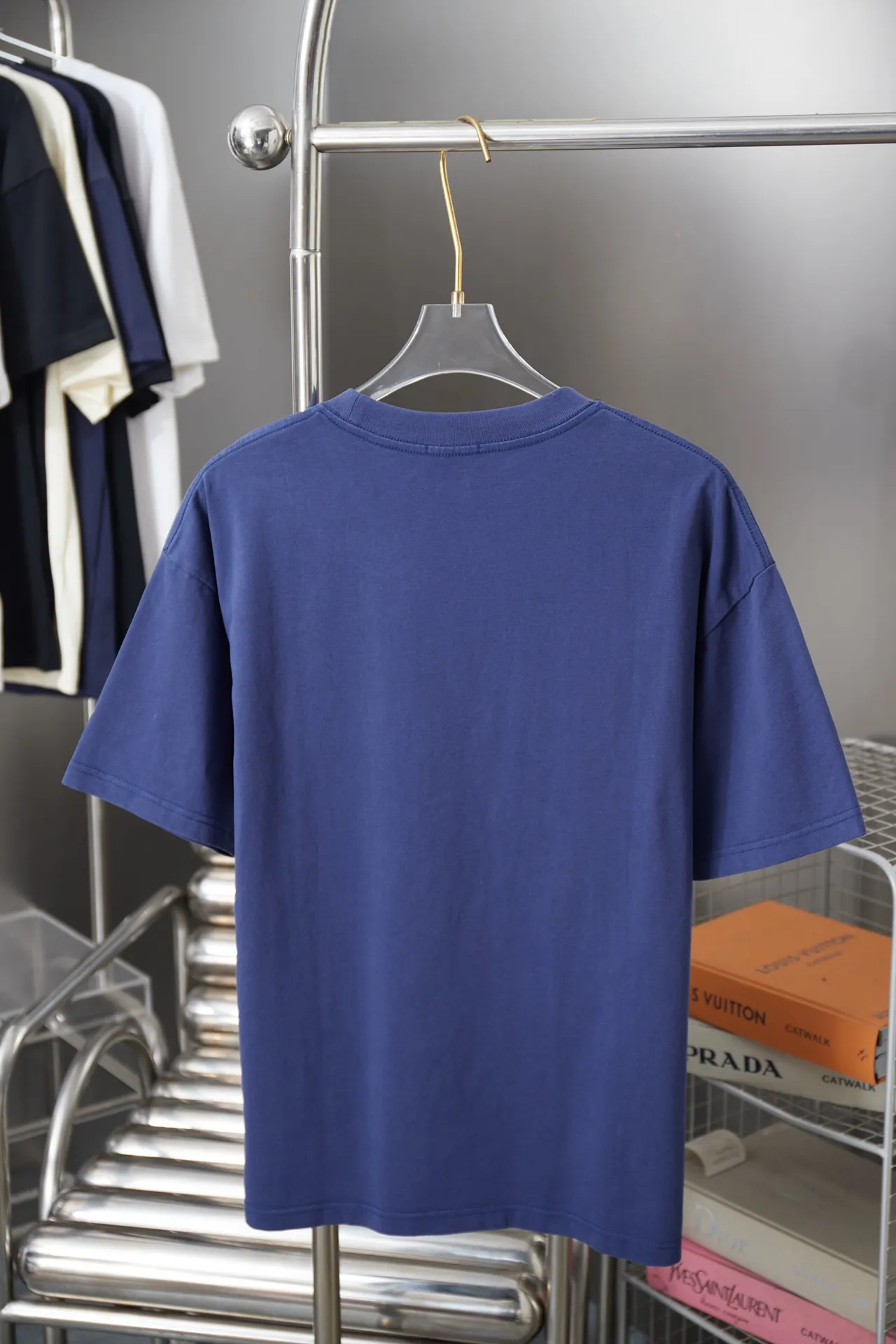 🅿️200 D＊or CD 25SS early spring new style joint series embroidered logo short sleeves light luxury essential item for daily commuting for men and women correct version welcome to compare detailed features · 320g 100% pure cotton double yarn jersey fabric · Custom dyed in the same cylinder, special thickened 32 count double-strand 1X1 thread. Imported Tajima machine embroidery letter beads logo embroidery · Double-needle sewing and cross-seam technology · Original main mark, washed tag, brand moisture-proof paper packaging Color: white/black/blue Size: S/M/L/XL