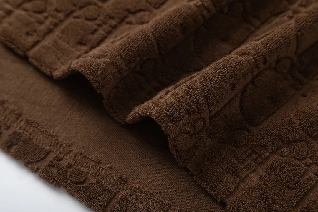 🅿️170 Dior Dior 2025 early spring new style Customized towel jacquard fabric Dark letter logo all over Unisex short-sleeved T-shirt Color: Brown Size: XS-L