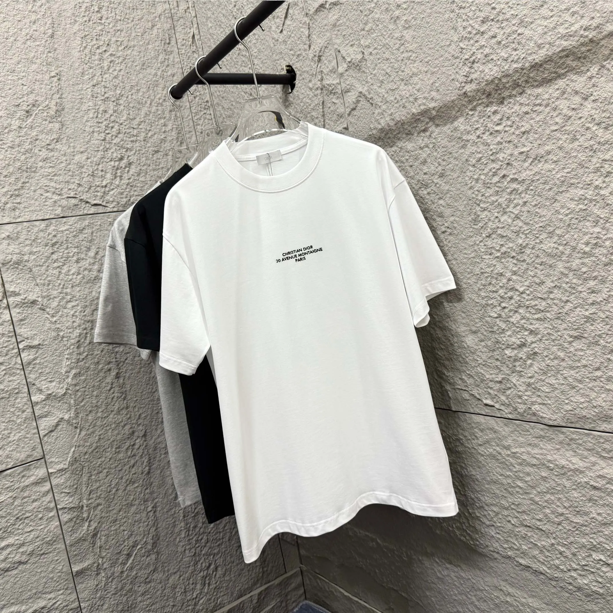 🅿️180 Dio*Dior* 2025 Spring and Summer Style Classic middle letter embroidered personalized logo Customized double yarn plain cotton fabric Short-sleeved T-shirt Unisex Size: S (90-130 catties) M (120-150 catties) L (140-165 catties) XL (160-180 catties) XXL (180-210 catties) Color: black white