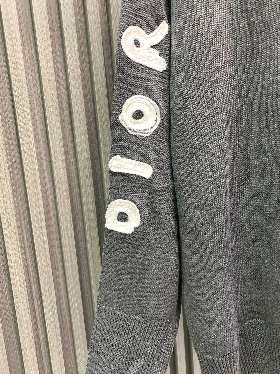 🅿️380 gray
