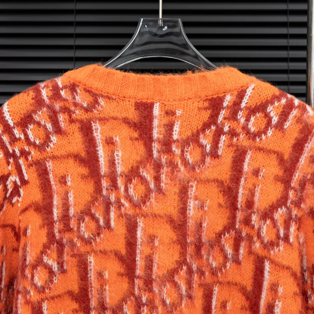 🅿️380 Style: DIOR Dior all-over printed cardigan seahorse wool knitted long-sleeved sweater Size: S-XXL Fabric: Wool blend Accessories: Full set of customized original accessories No gender distinction, same style for men and women