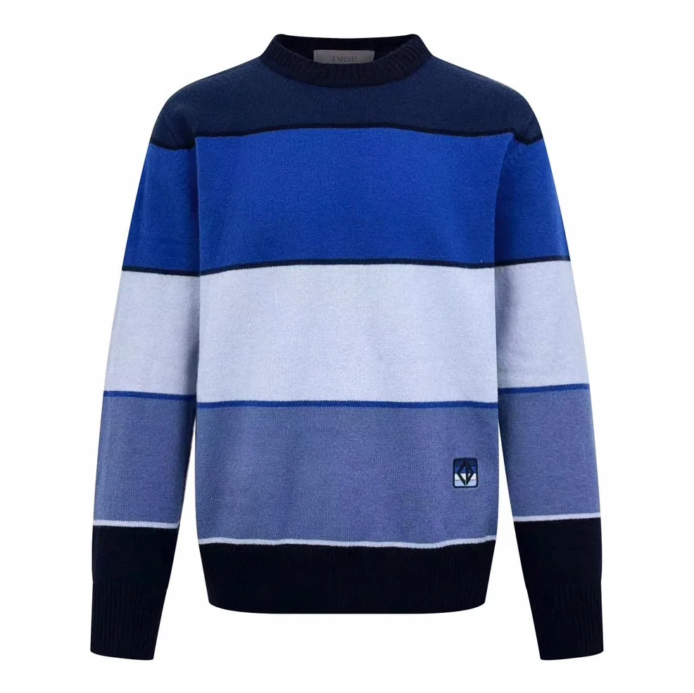 🅿️480 [Exclusive supply] CD striped patch color-blocked crew neck sweater. The original purchase was 21,000 and developed. The fabric is made of custom-woven blue rhyme cashmere and cotton blend. It is delicate and soft, has a crisp texture and is comfortable and close to the skin. It is inspired by blue rhyme. Various blue layers are exquisitely interwoven, just like the color palette carefully prepared by an artist. Each touch of blue contains unique emotions and charm. The Dior Diamond patch is inlaid on the sweater with simple and tense lines. Outline the classic logo of the Dior brand. Every strand of fiber contains luxury and nobility. An unparalleled visual feast. Unlock a new realm of fashion. It is made of jacquard tissue imported from Germany. Precisely control the arrangement and interweaving of yarns. Carefully interweave on the loom to form a color-blocking silhouette, using imported machine embroidery technology. Use advanced computer control systems and sophisticated mechanical components to realize Dior patch embroidery operations with high precision. The lines are smooth and delicate, and the garments are washed and softened to remove odors. Use professional washing equipment and specific detergents to deeply clean and deodorize clothes to improve the feel and appearance of clothes. Size:S/M/L/XL