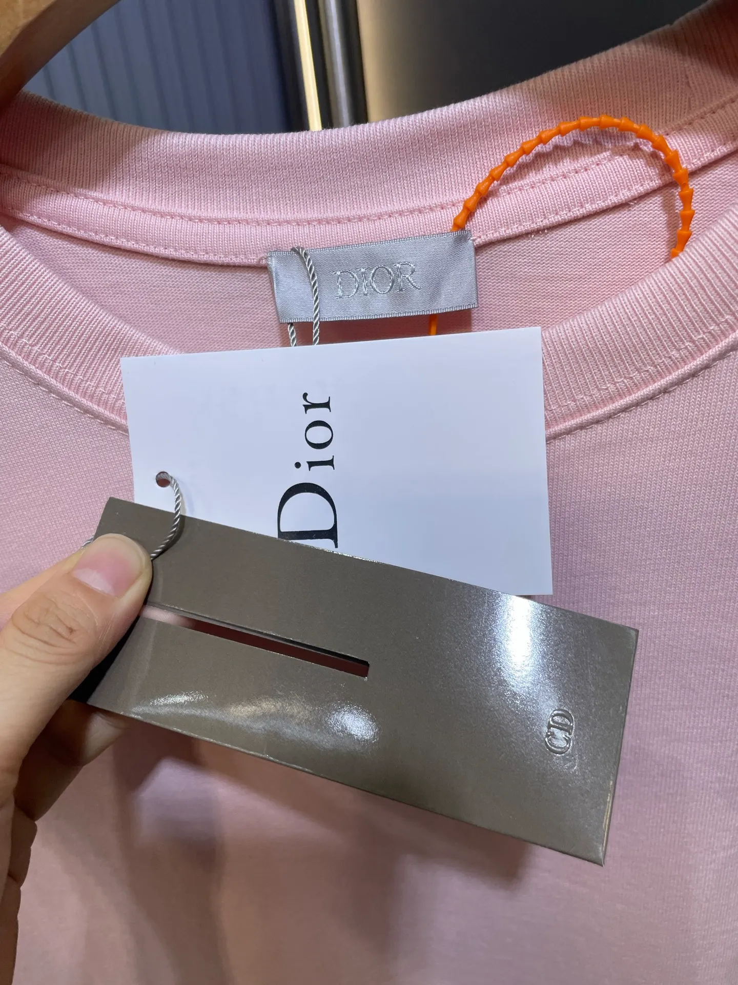 🅿️260 dior 🌟【Top replica】cd letters embroidered round neck short sleeves Process description: The color is custom-woven and dyed, with "cd" design on the chest. A perfect fashionable and trendy item! The oversize version is very slimming and can be worn with a T-skirt or shorts. Who wouldn’t love it? The texture of the custom-made fabrics is great and versatile for all seasons, and the styles are the same for men and women! ⚠️size:smlxl