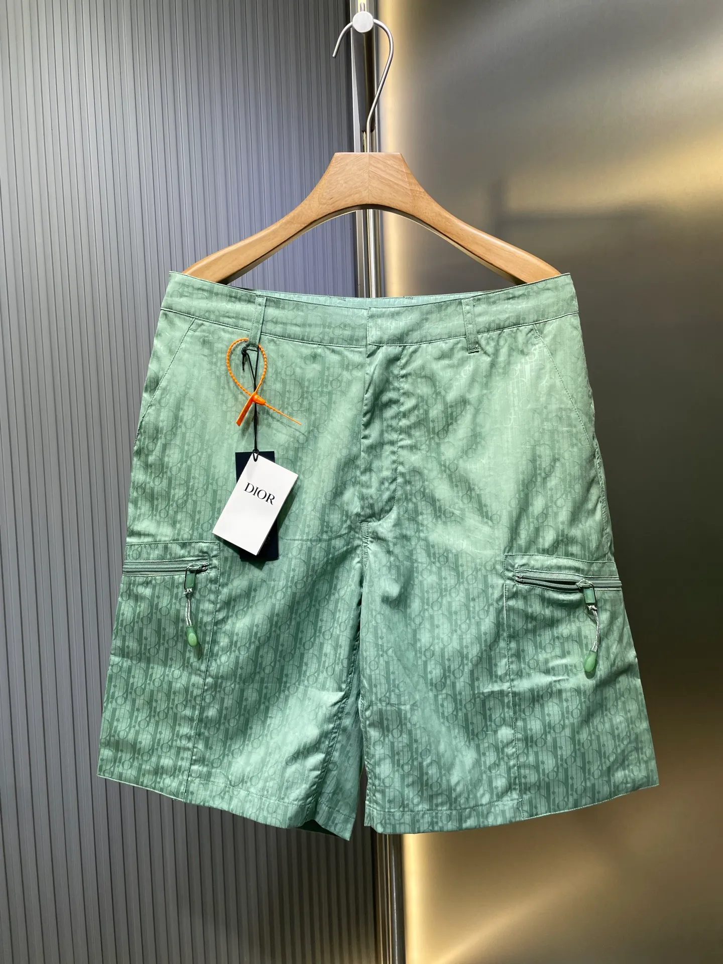 🅿️450 Dior🌟【Top Replica】The new 24ss shorts are from the 2024 beachwear limited series, showing Dior’s classic oblique print. Crafted from blue mulberry silk and cotton-blend jacquard, it has a relaxed fit with an elasticated waistband and slit side pockets. Wear with the matching shirt for a sophisticated summer look! Number of yards: 46.48.50.52.