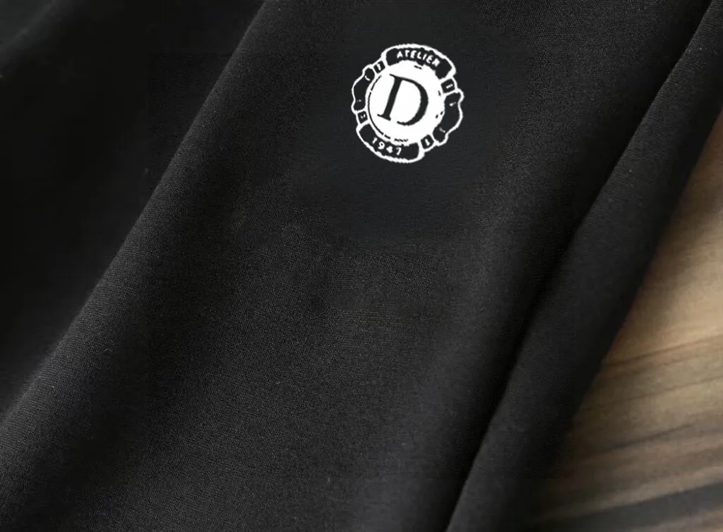 🅿️400 [DIOR Dior] (Fat Man Gospel) hot-selling suit is coming. Focus on the original version of the official website. 2025 new hot-selling cardigan sweater suit. The original order is the best product. 🇭🇰The meticulous work of top designers is dedicated to a fitting and perfect upper body effect. All-natural high-quality Roman cotton 100%, close-fitting comfort, noble and elegant! Original hardware embodies elegance and nobility! Counter size: M-5XL (maximum wear up to 220 pounds)