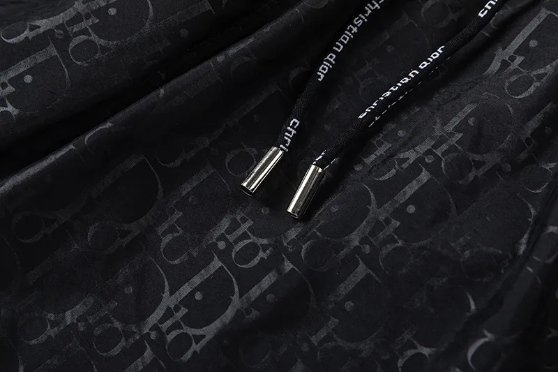 🅿️210 DiOr Dior 2025 Spring and Summer Logo printed all over. New fashionable beach shorts, with lining and mesh shorts! The official website is synchronized with the original 1-1 replica, the original hardware is selected from high-quality polyester fiber fabrics, with a delicate feel, a must-have item for summer, and the upper body effect is super handsome! Color: Black Size: S M L XL XXL