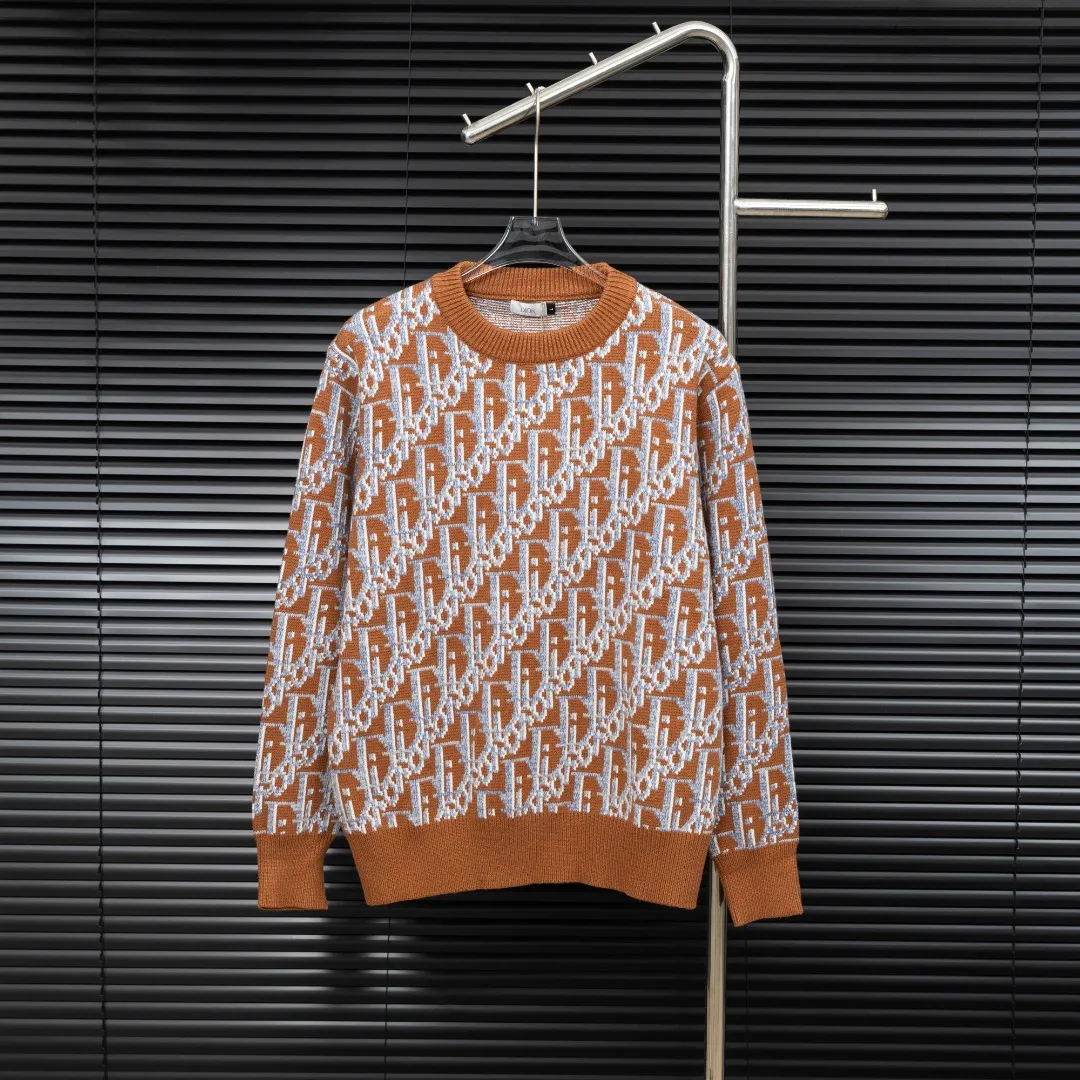 🅿️330 Style: DIOR Dior all-over knitted long-sleeved sweater Size: S-XXL Fabric: Wool blend Accessories: Full set of customized original accessories No gender distinction, same style for men and women