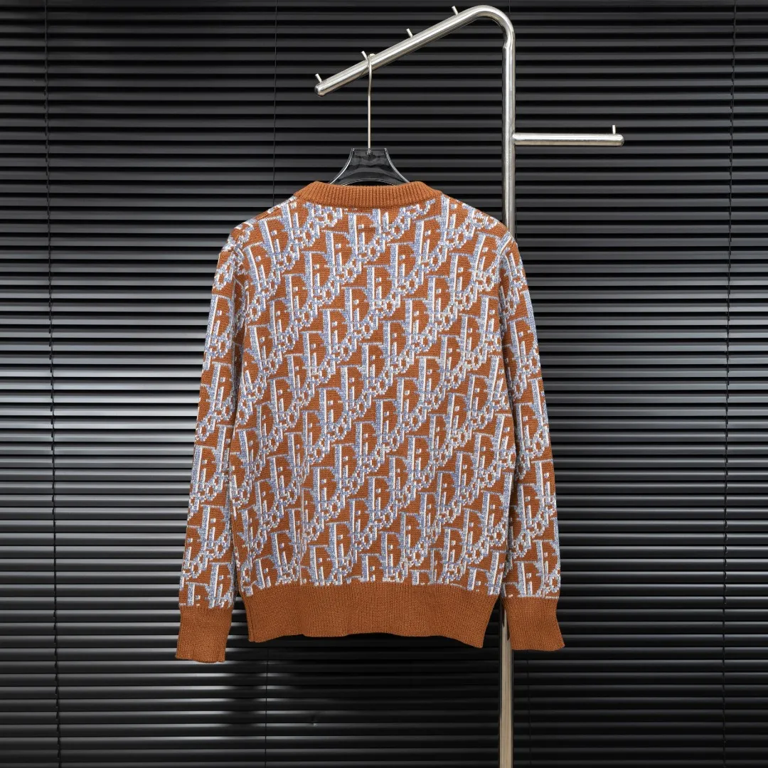 🅿️330 Style: DIOR Dior all-over knitted long-sleeved sweater Size: S-XXL Fabric: Wool blend Accessories: Full set of customized original accessories No gender distinction, same style for men and women