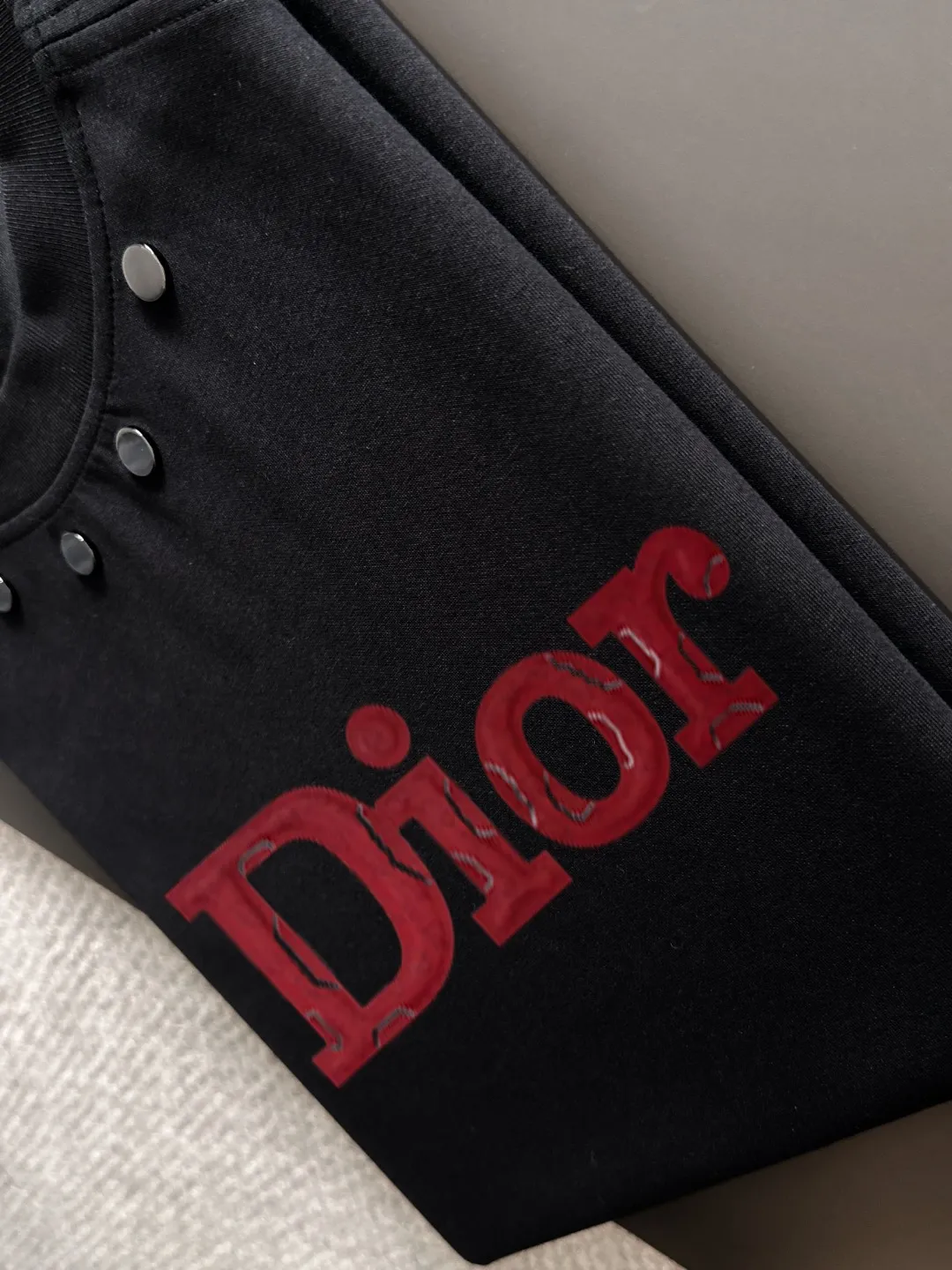 🅿️270 shipped next day Dior 2025 summer new style (top quality, differentiated currency) launches double yarn pure cotton fabric short sleeves, spring and summer catwalk style, personalized and exclusive style, same style for men and women, using imported custom-dyed fabrics, chain bottom back collar, fully shoulder-covering, no deformation or shrinkage when exposed to water, SIZE: M to 3XL