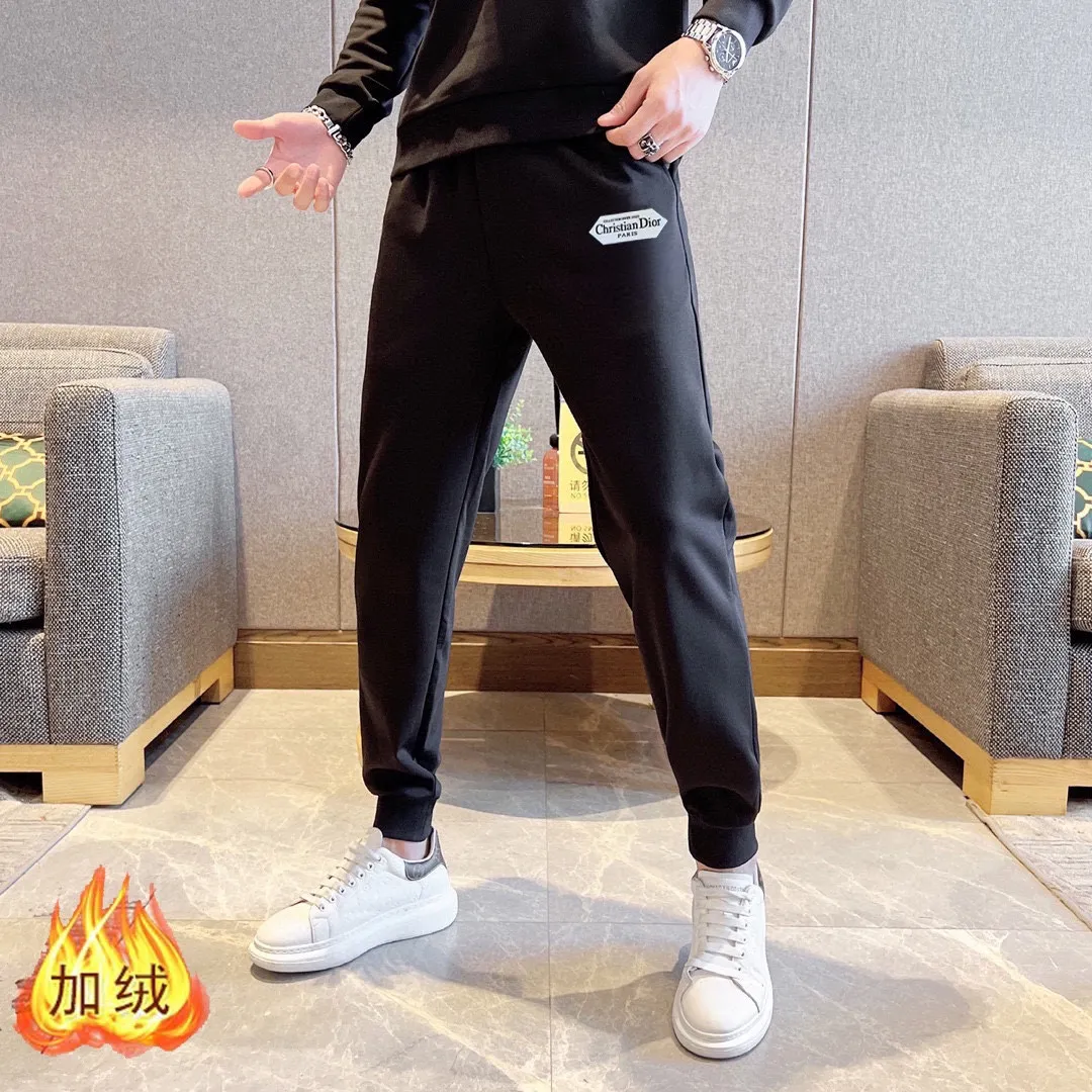 🅿️400 brand [DIOR Dior] (velvet and thickened) 2025 autumn and winter new product, celebrities' favorite fashion-flavored casual suit, clean and neat tailoring, full of urban style. It is made of high-quality customized fabrics, with excellent thermal insulation effect inside, soft and dry feel, and a crisp and stylish upper body effect. The three-dimensional cutting process and the pattern are all of high standards, and the silhouette version has the right benefits! It is not tight at all, and you feel good when you put it on. So many top-quality raw materials create high-end products with unparalleled value. It is the first choice for high-end fashion people. (Size: M-4XL can wear up to 200 pounds)
