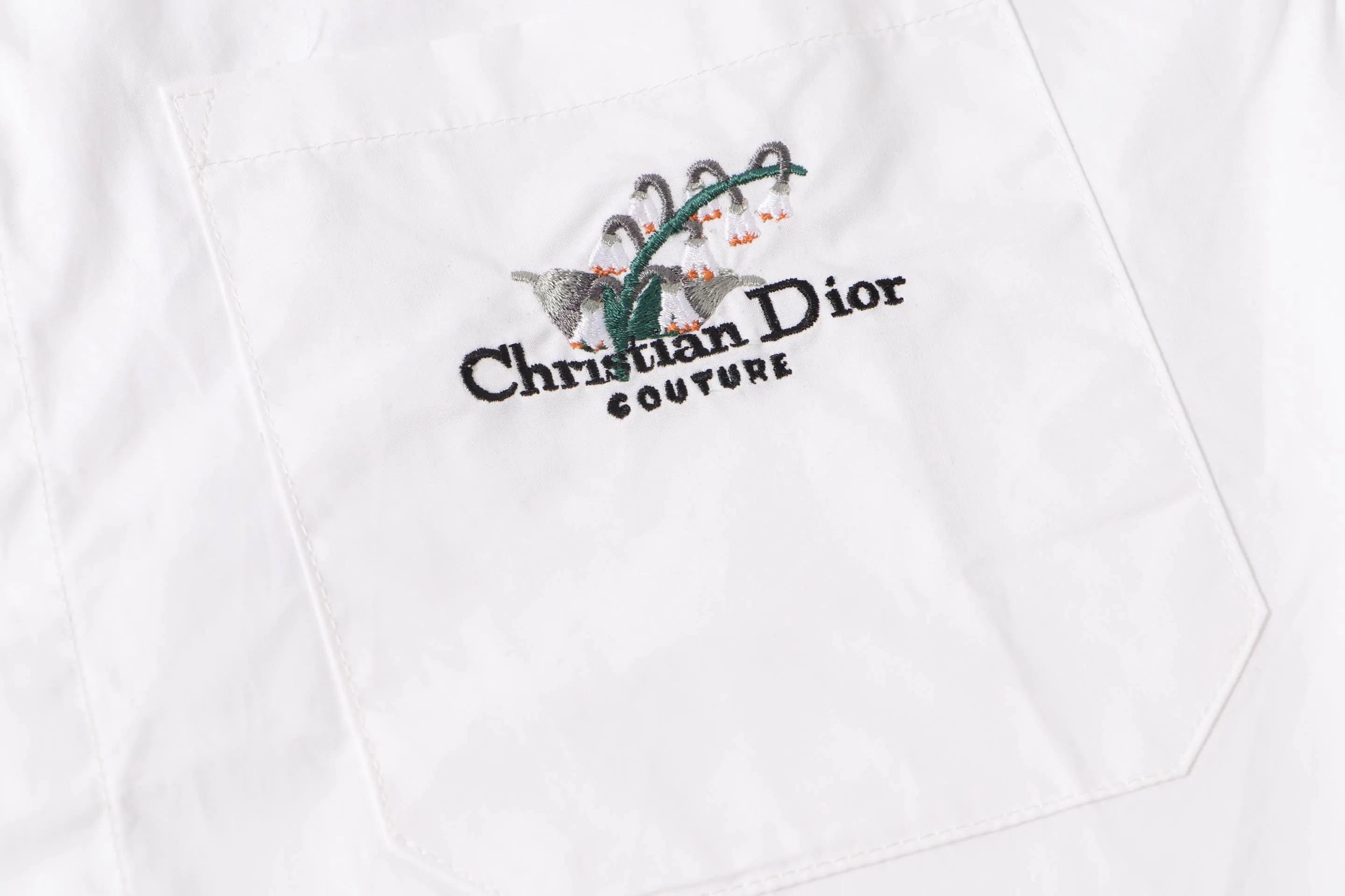🅿️260 High quality and new Dior 25ss lily of the valley embroidered short-sleeved shirt Dior's new cotton poplin lily of the valley embroidered shirt is made of cotton fabric with lily of the valley embroidery design on the chest Size: xs-l