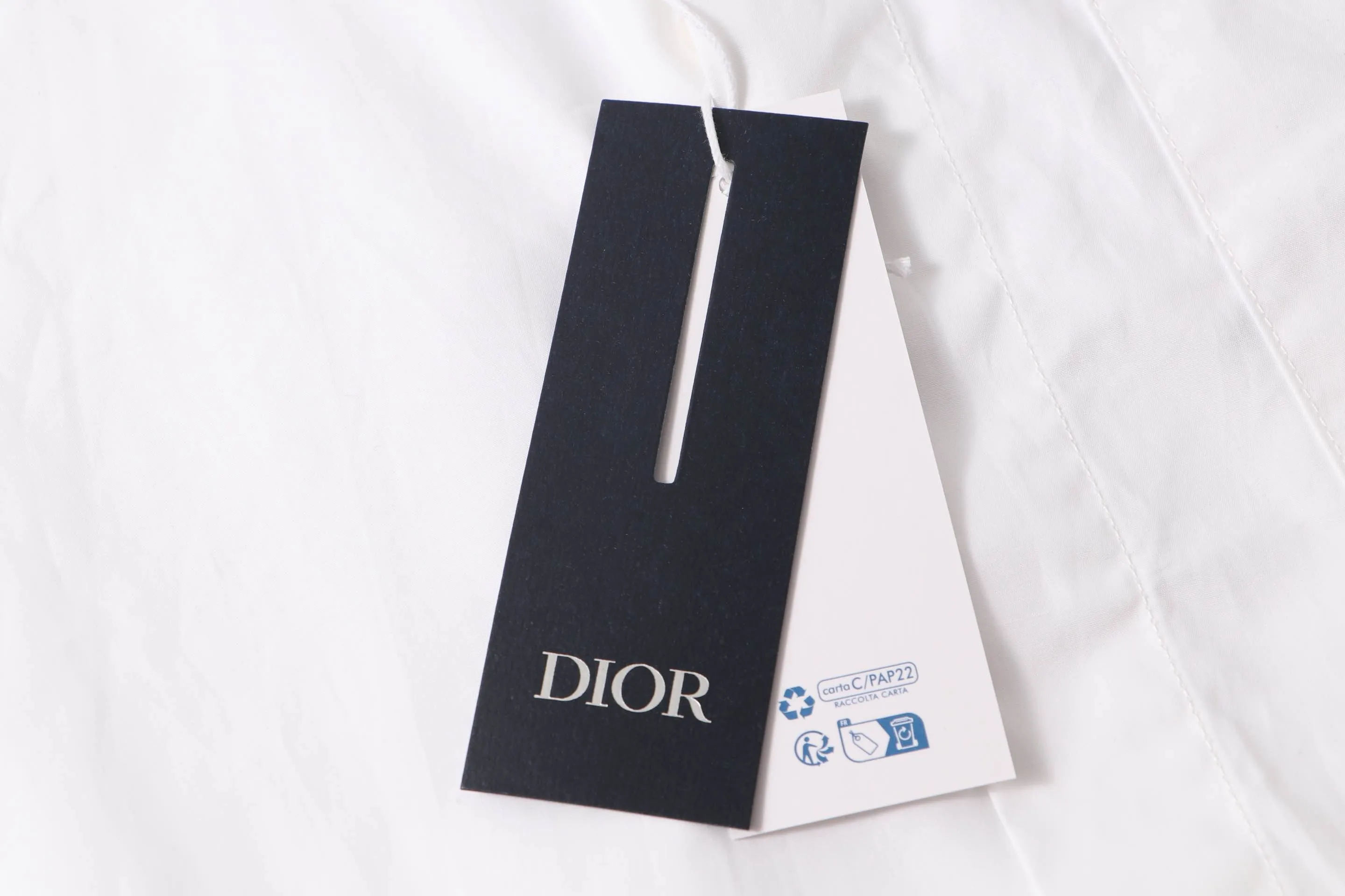 🅿️260 High quality and new Dior 25ss lily of the valley embroidered short-sleeved shirt Dior's new cotton poplin lily of the valley embroidered shirt is made of cotton fabric with lily of the valley embroidery design on the chest Size: xs-l
