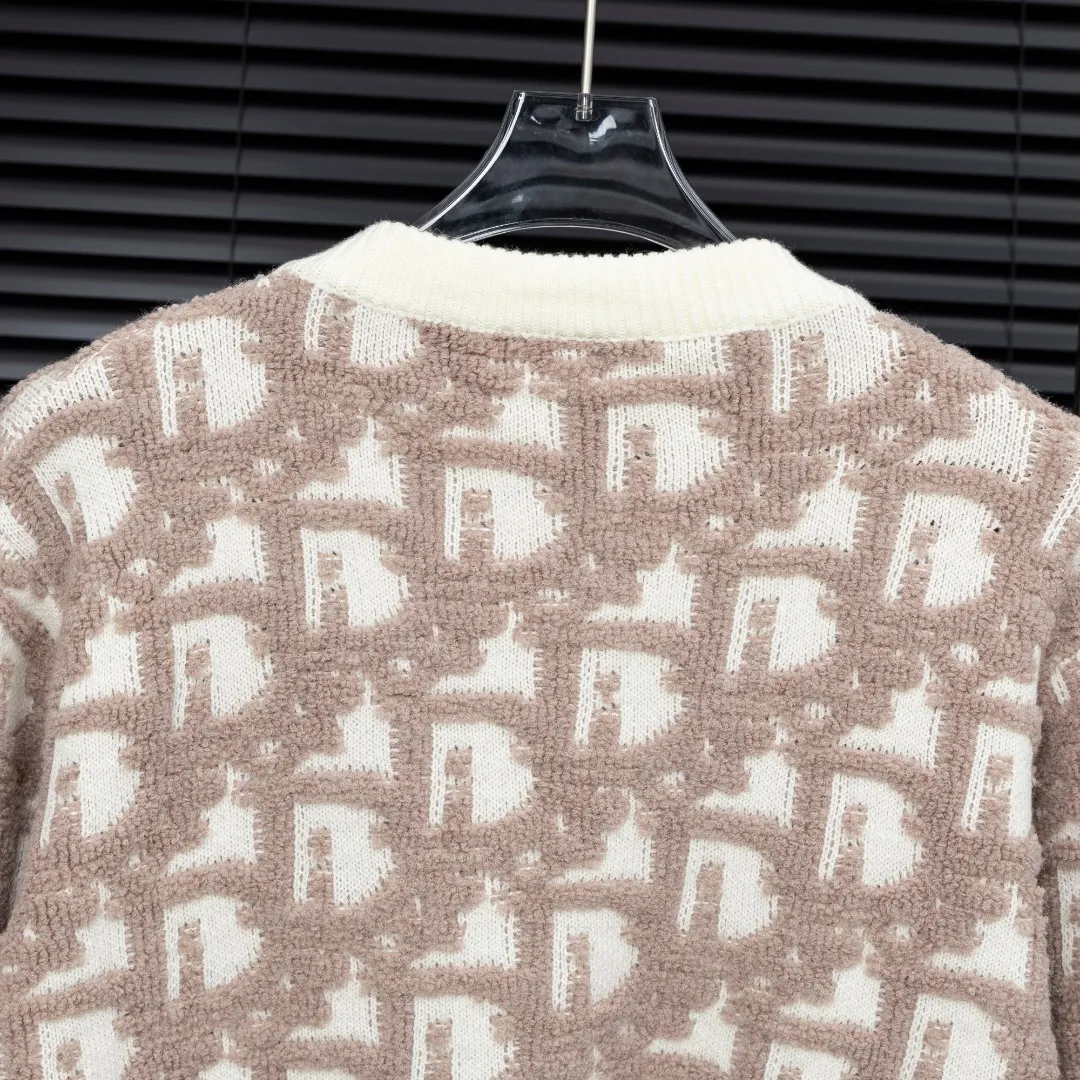 🅿️460 Style: DIOR all-over printed zipper cardigan knitted long-sleeved sweater Size: S-XXL Fabric: Wool blend Accessories: Full set of customized original accessories No gender distinction, same style for men and women
