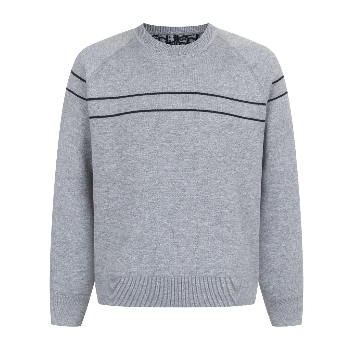 🅿️500 [Exclusive supply] CD 25FW presbyopic reversible cashmere crew neck sweater. The fabric is made of top-quality cashmere yarn. The new autumn and winter Oblique jacquard knitted cashmere sweater adopts a reversible design and is made of selected high-quality cashmere materials. After fine weaving process, it presents a soft and comfortable touch and excellent thermal insulation performance. The iconic Oblique jacquard pattern is perfectly presented through precision knitting technology. It can be worn on both sides, showing different style charms. The round neck design is simple and elegant, suitable for various matching occasions. Exquisite knitting technology ensures that the clothes are not easily deformed and remain crisp and long-lasting. The double-sided design concept reflects DIOR's perfect balance of practicality and fashion. Each sweater undergoes strict quality inspection to ensure that the quality meets the brand's consistently high standards. This knitted item combines warmth and style, making it an exquisite addition to your autumn and winter wardrobe. Size:S/M/L
