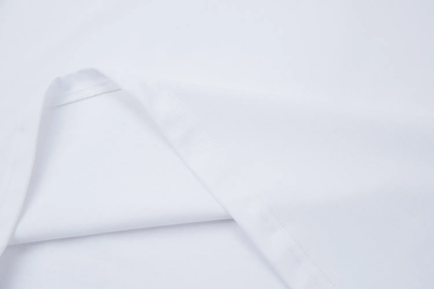🅿️200 High quality ✨DIO✨🆕Classic logo letter pattern short sleeves. Official website synchronization, pure cotton fabric at the counter! Comfortable against the skin, durable and easy to wear, classic and simple logo design, meticulous original craftsmanship, customized 290G same vat dyed fabric, very comfortable to the touch, latest brick cabinet synchronization OS off-shoulder version, fashionable and personalized, super versatile and good-looking, very suitable for both men and women, a must-have style, hang tag, collar label, washed wheat, complete with three labels, black and white. 2️⃣Color S M L XL